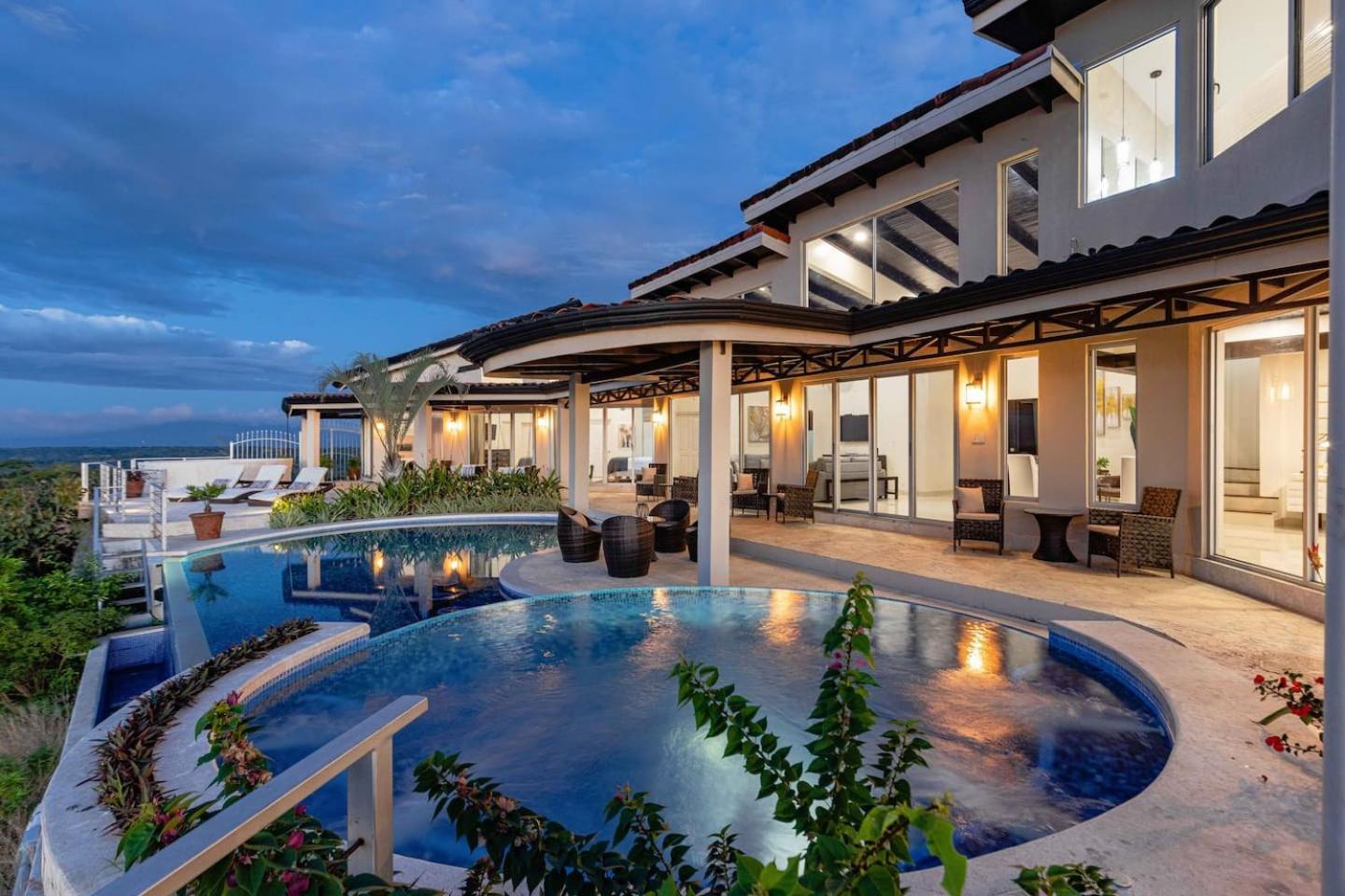 Four-Bedroom Holiday Home photo 1