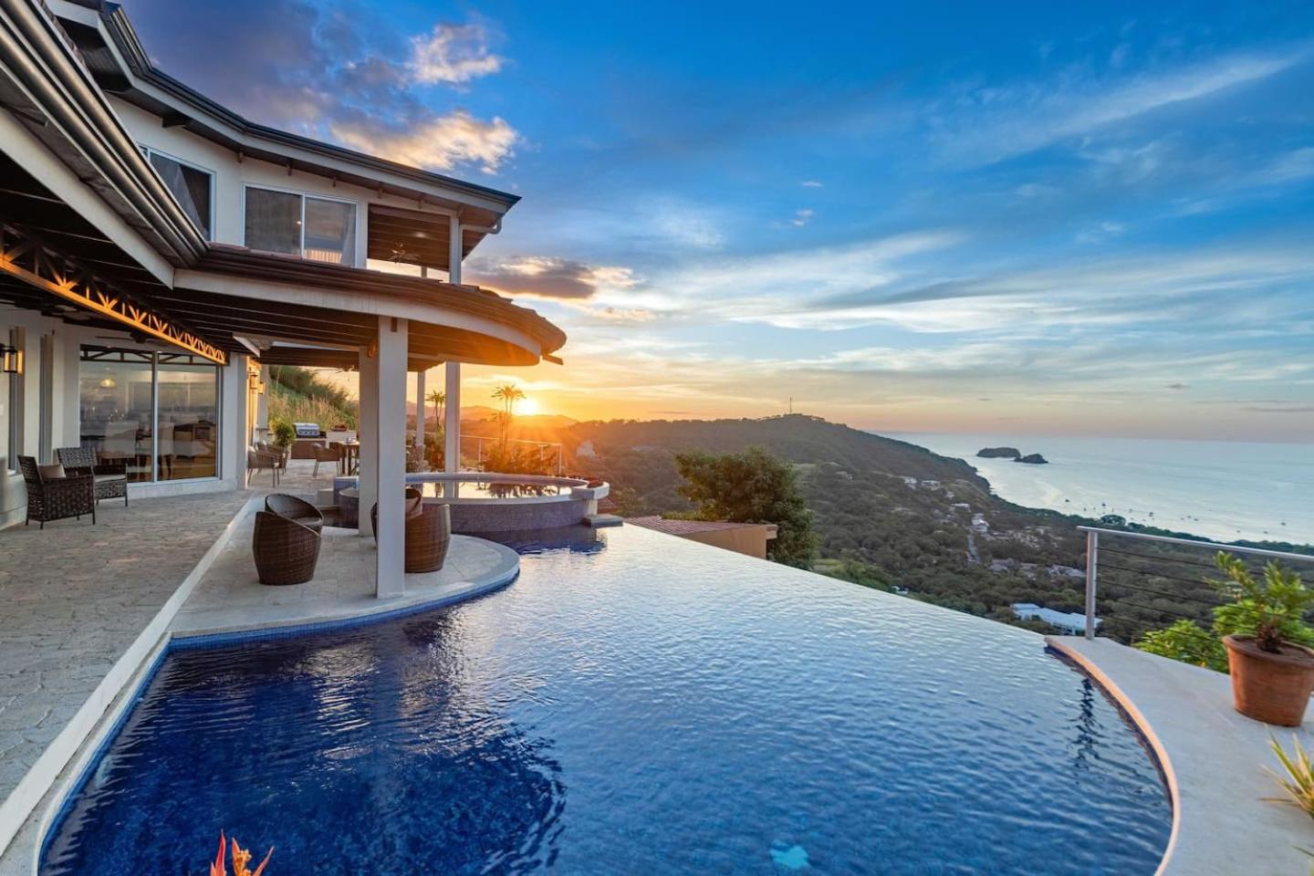 Four-Bedroom Holiday Home photo 2