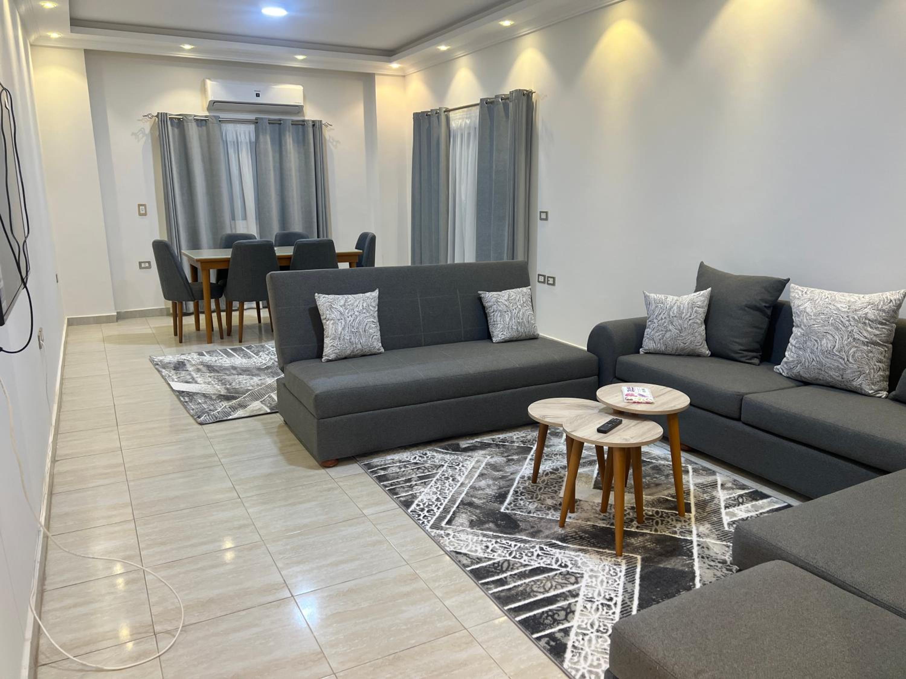 Three-Bedroom Apartment with Balcony photo 1