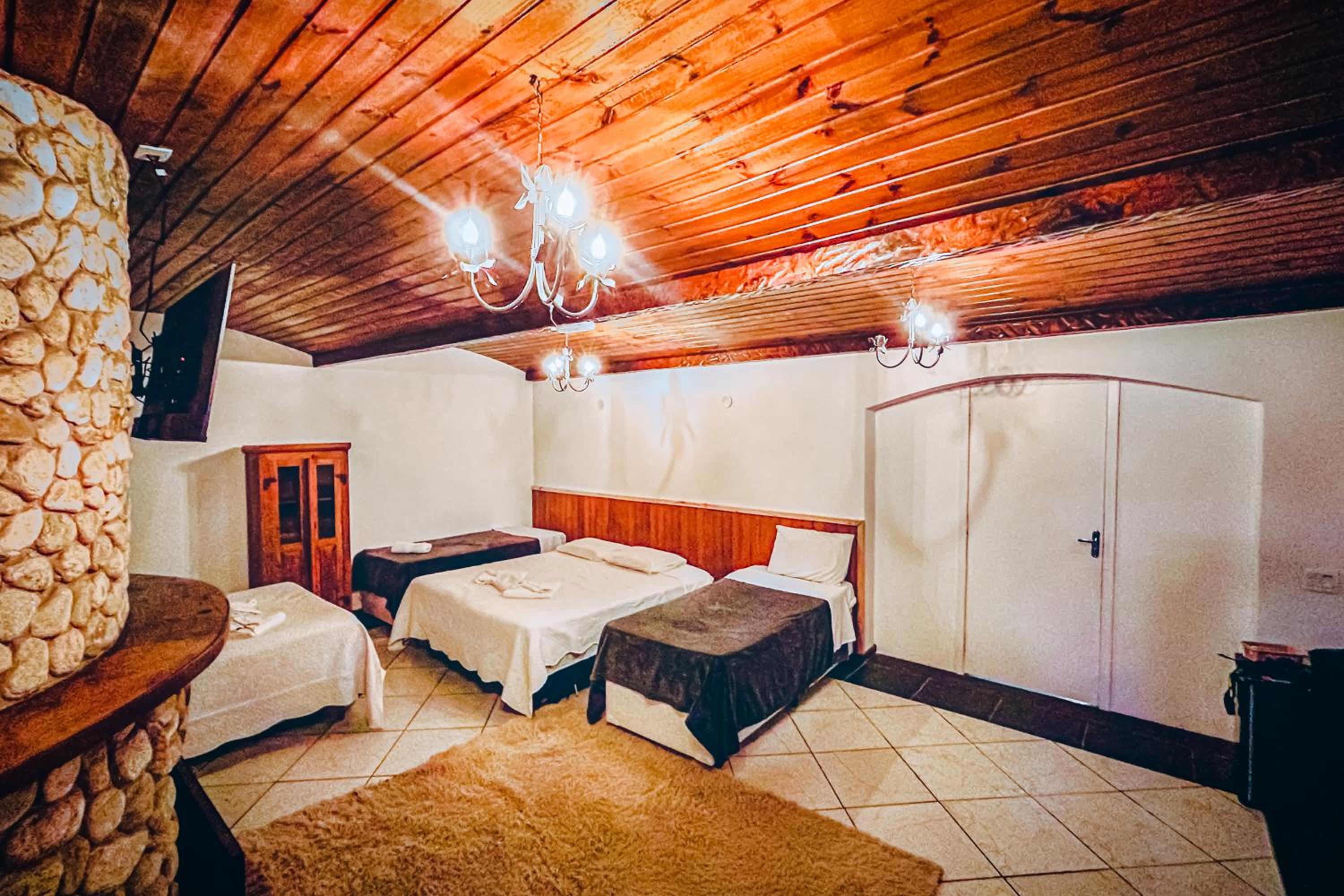 Deluxe Family Room