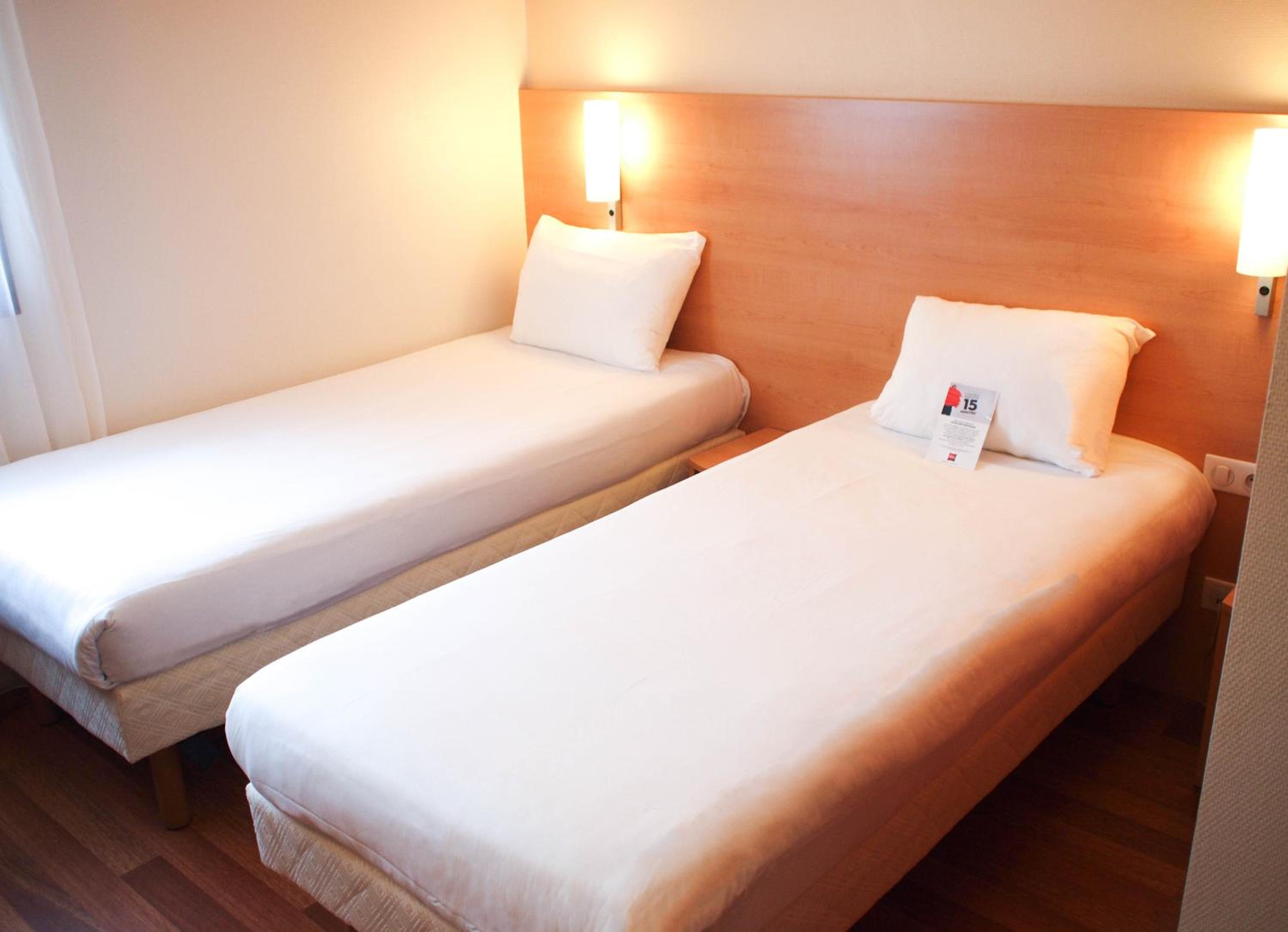 Standard Room with 2 Single Beds