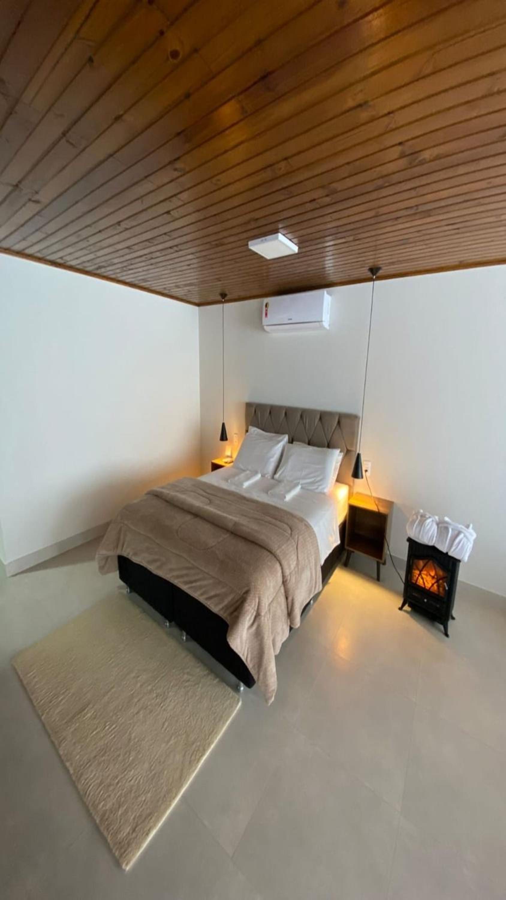 Deluxe Suite with Spa Bath photo 2