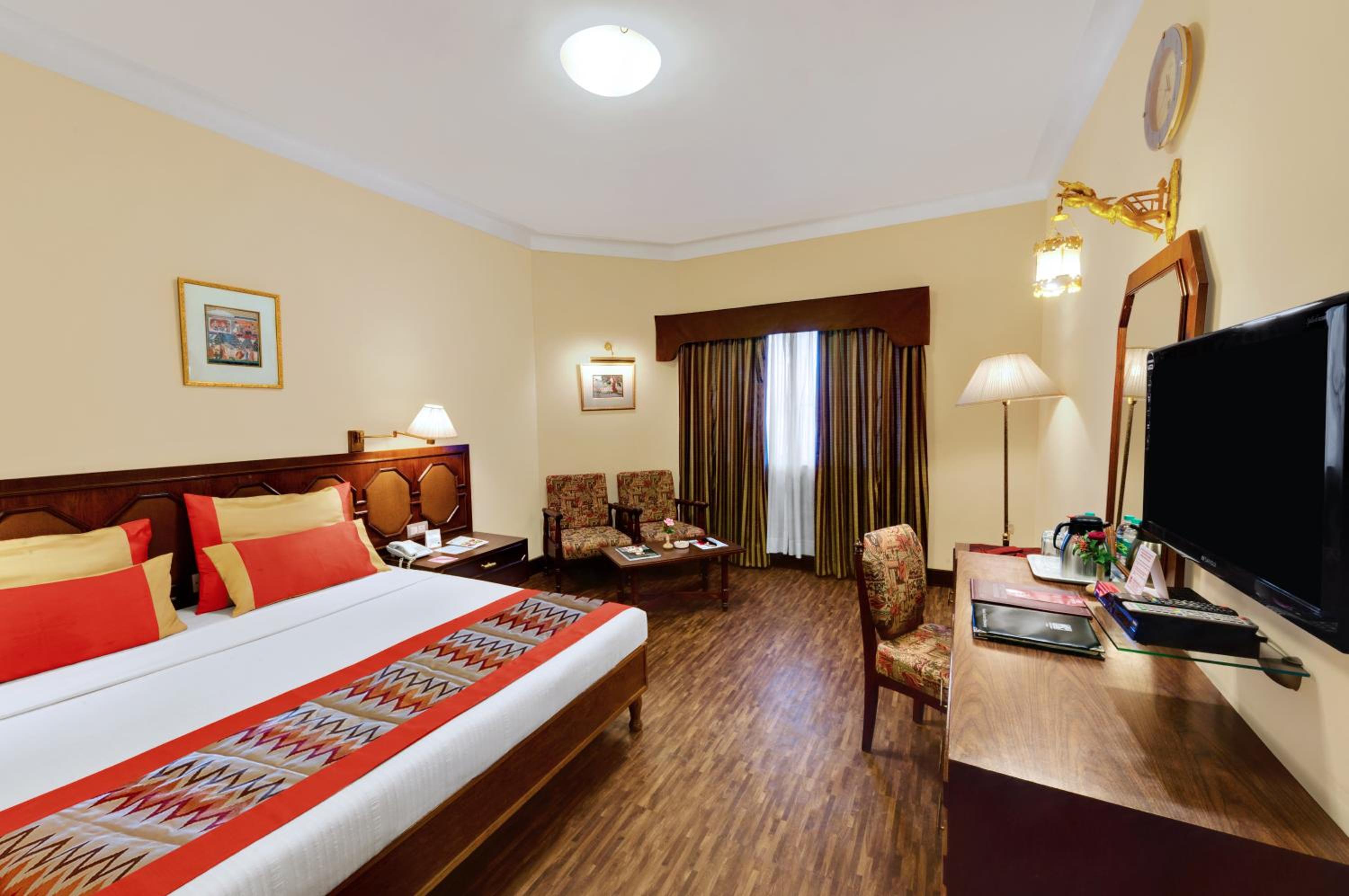 Deluxe Room King Bed - Photo 1