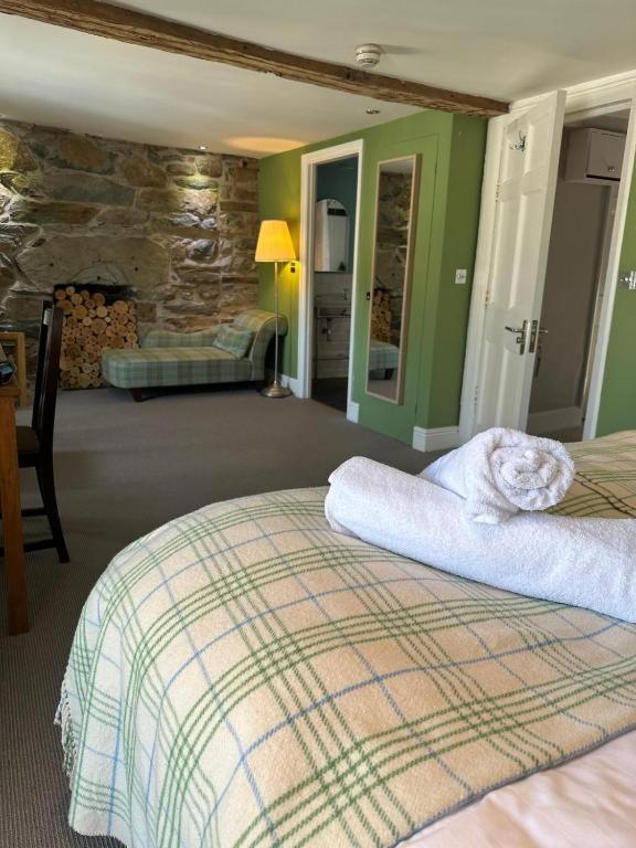 Deluxe Double or Twin Room with City View