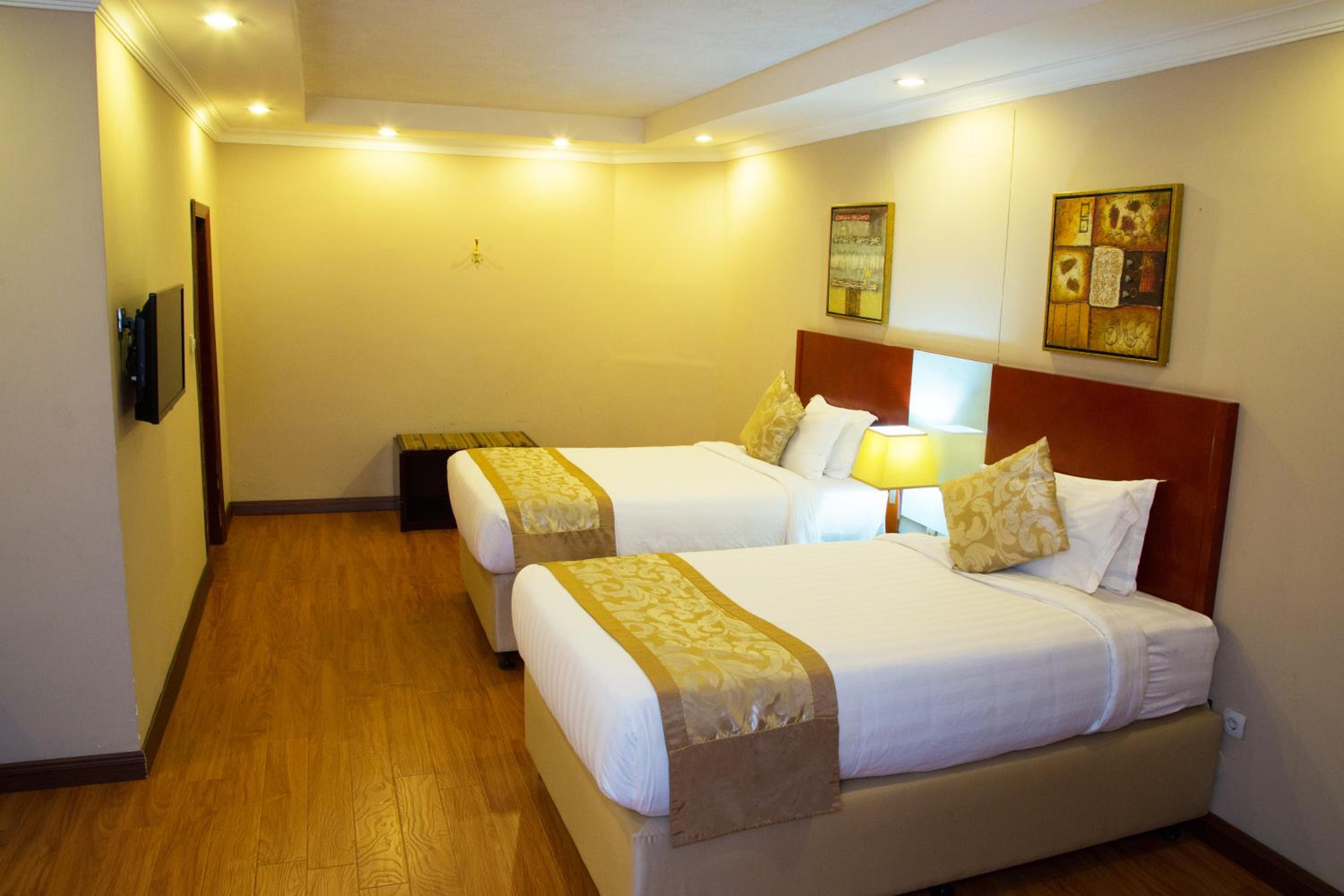 Twin Room - Photo 4