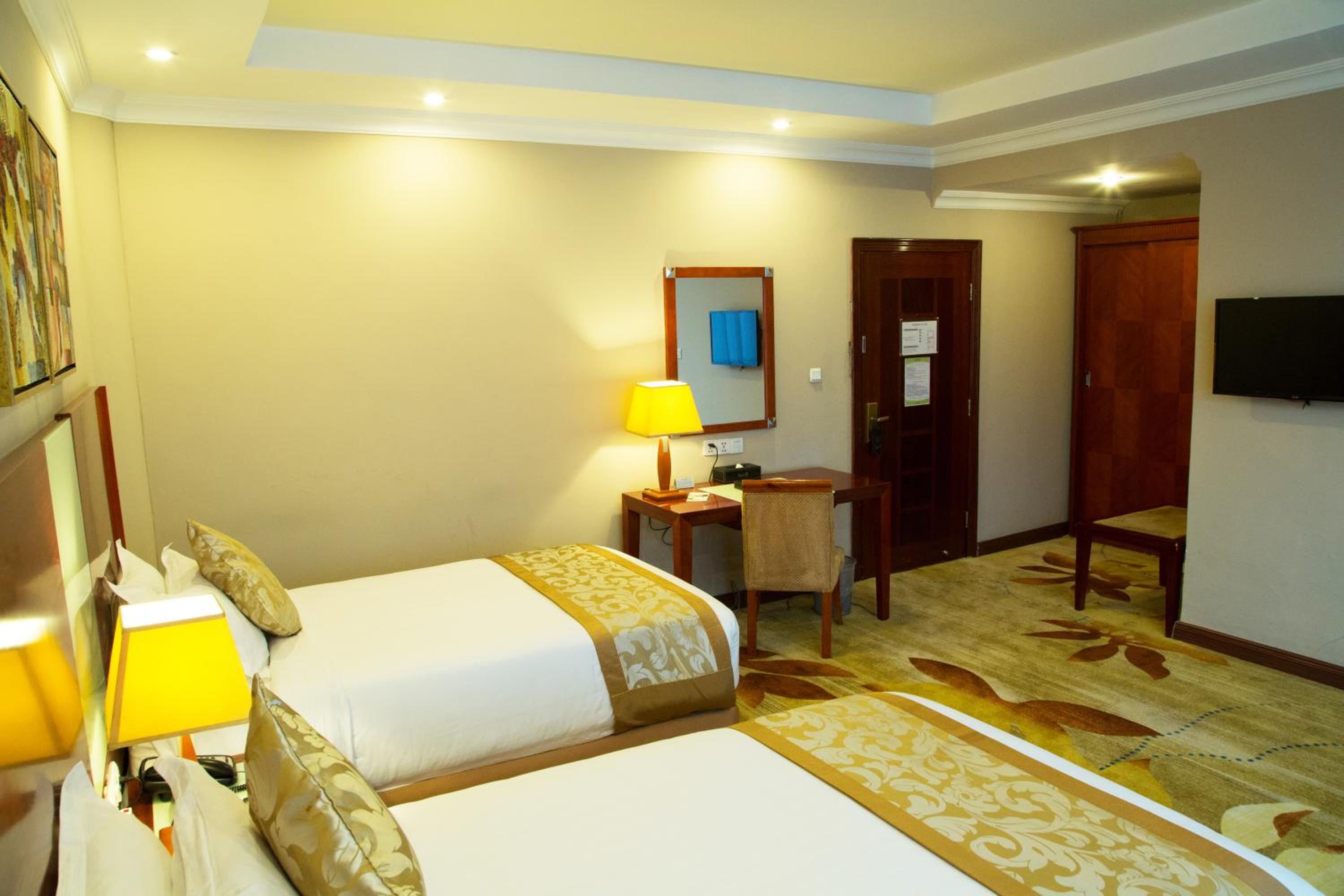 Twin Room - Photo 8