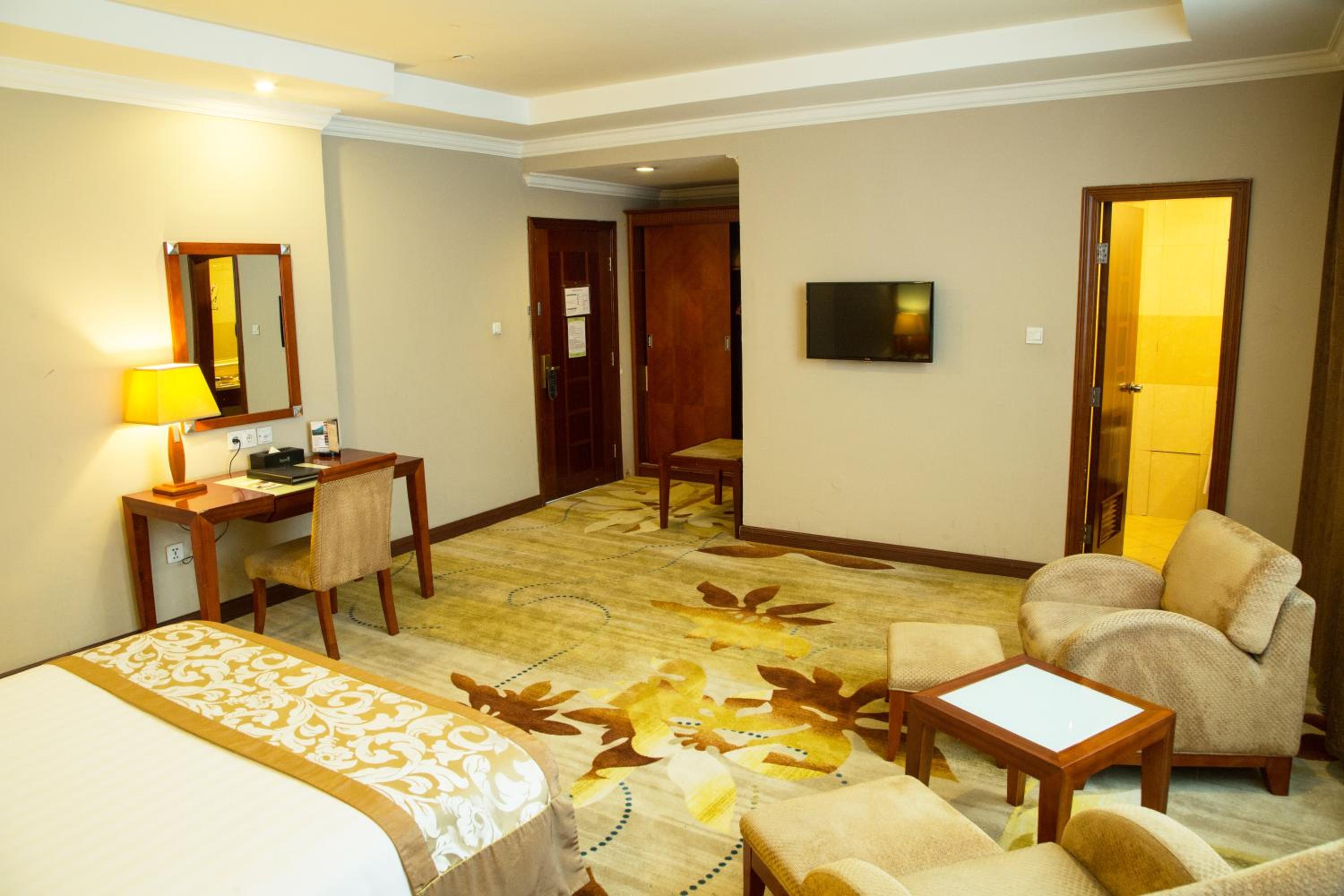 Deluxe Room - Photo 2