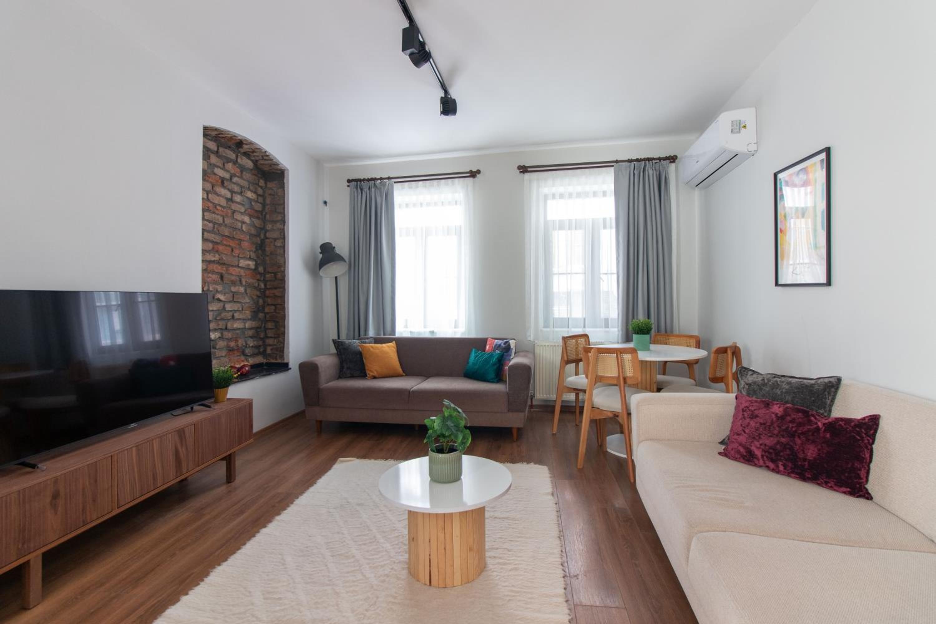Apartment - Ground Floor photo 1