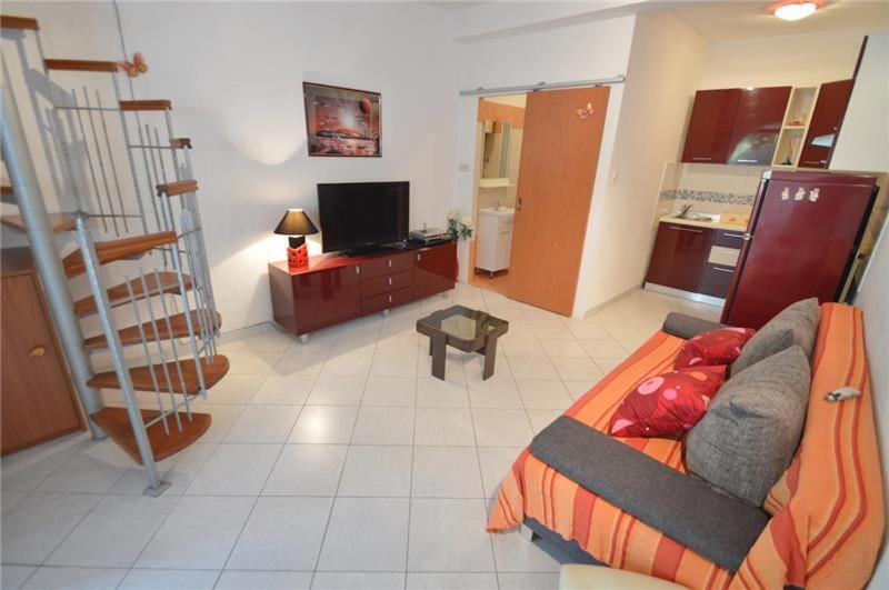 Apartment - Ground Floor photo 2