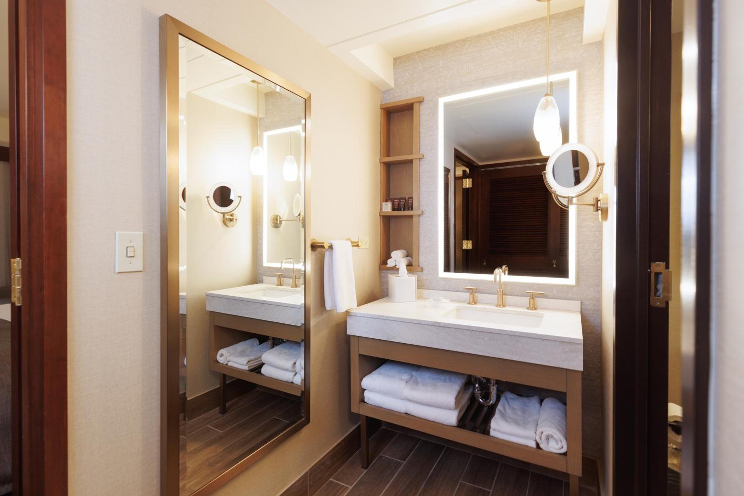 Signature Room, 2 Queen Beds, Non Smoking - Photo 2