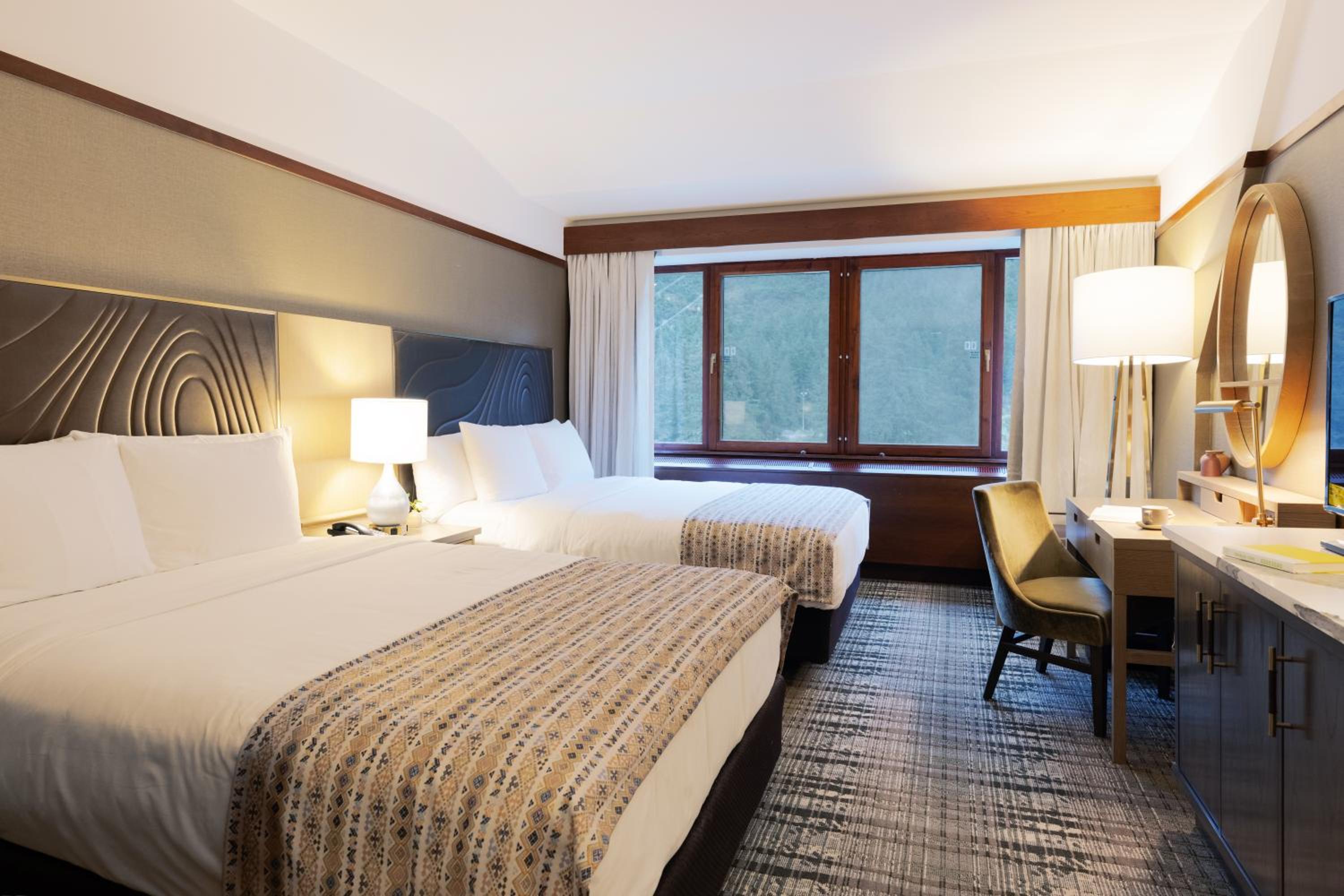 Signature Room, 2 Queen Beds, Non Smoking - Photo 3