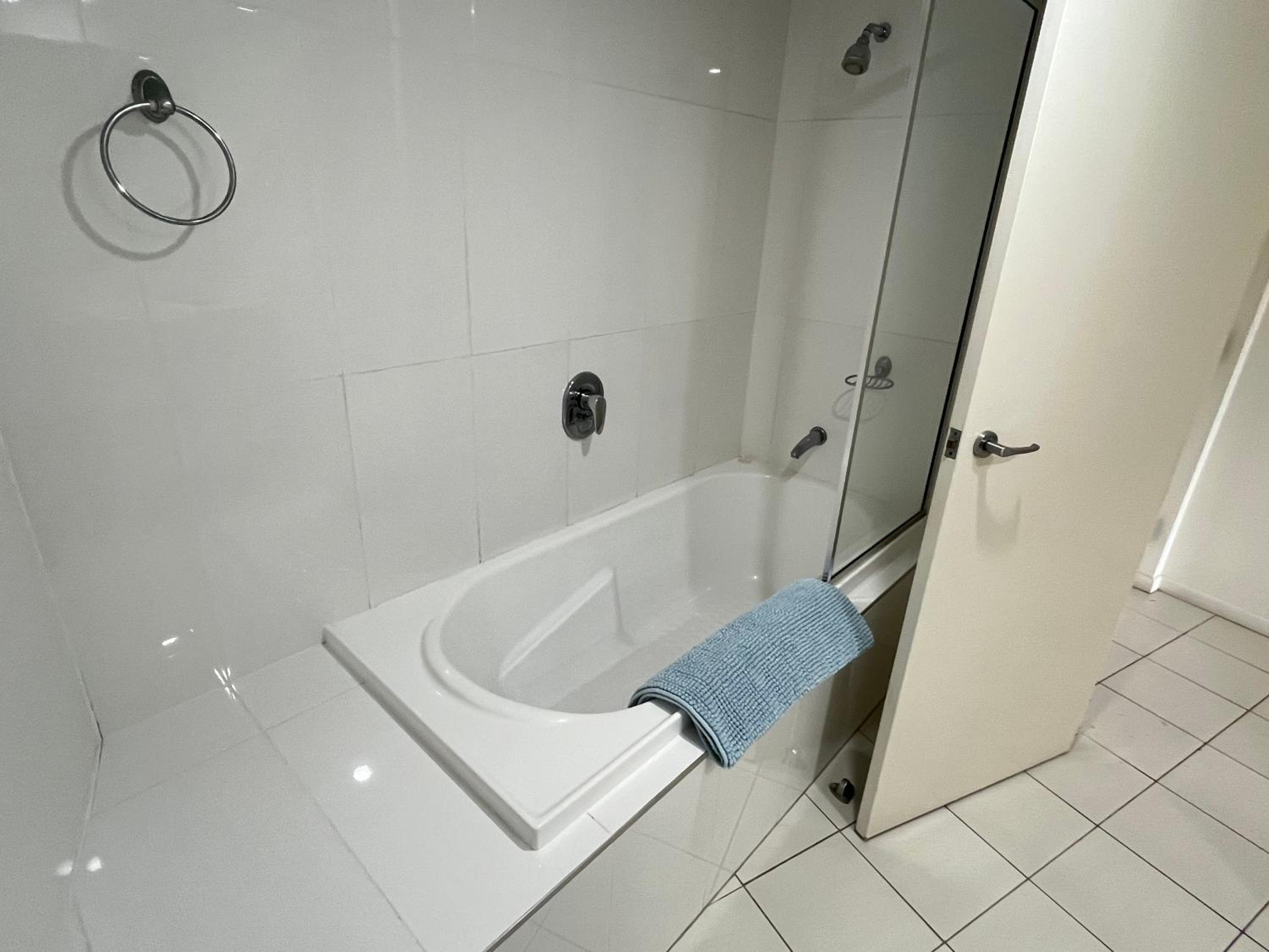 Budget Two-Bedroom Apartment photo 2