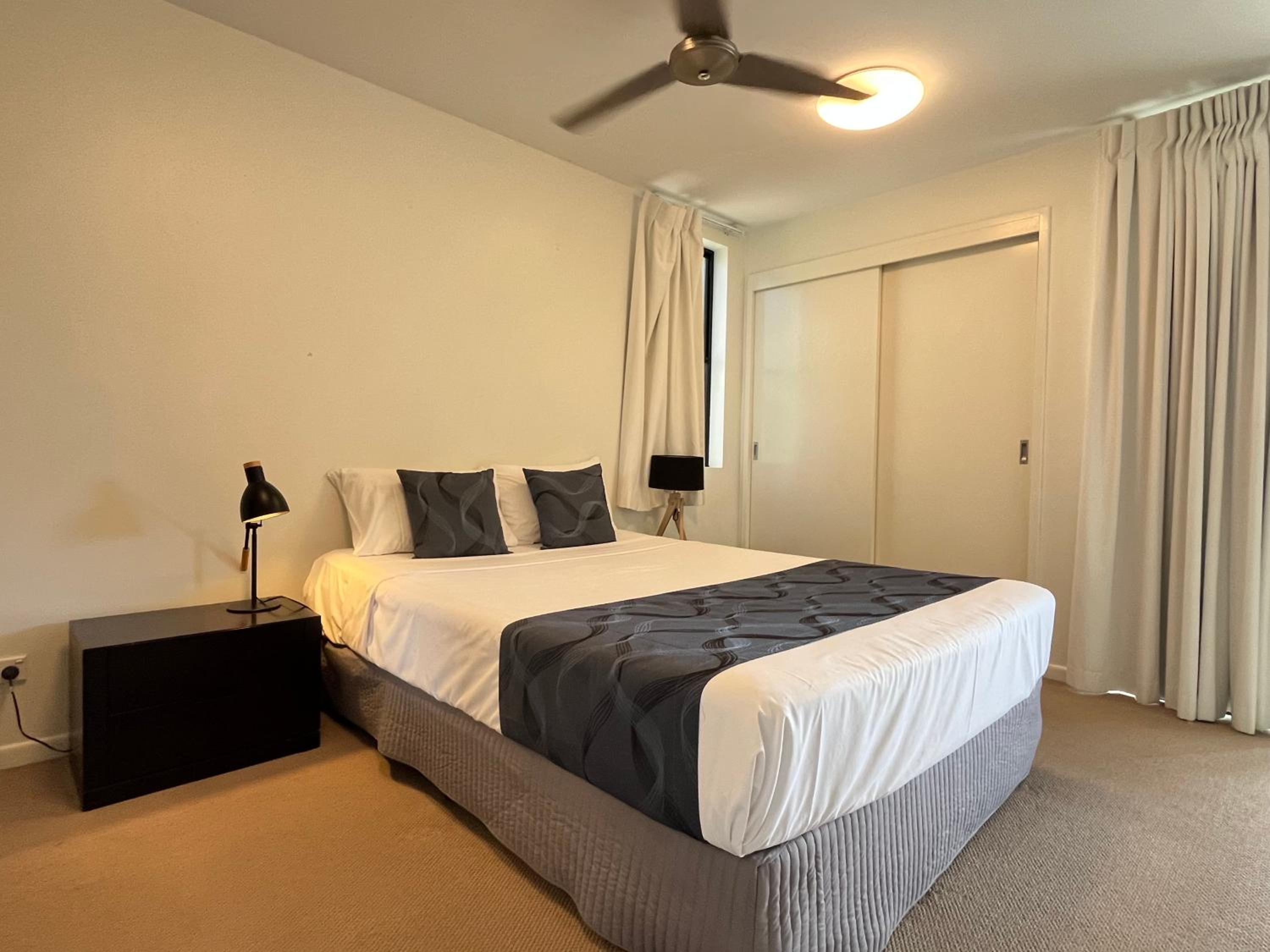 Budget One-Bedroom Apartment photo 1