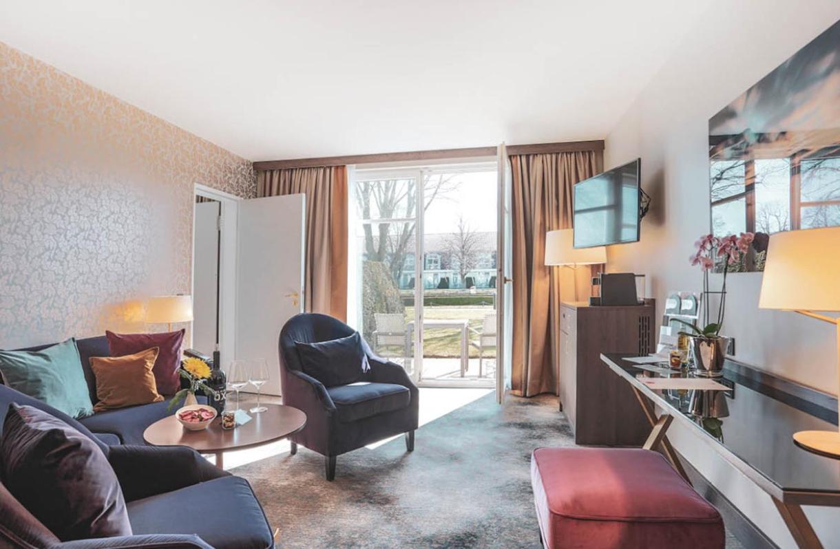 Deluxe King Suite photo