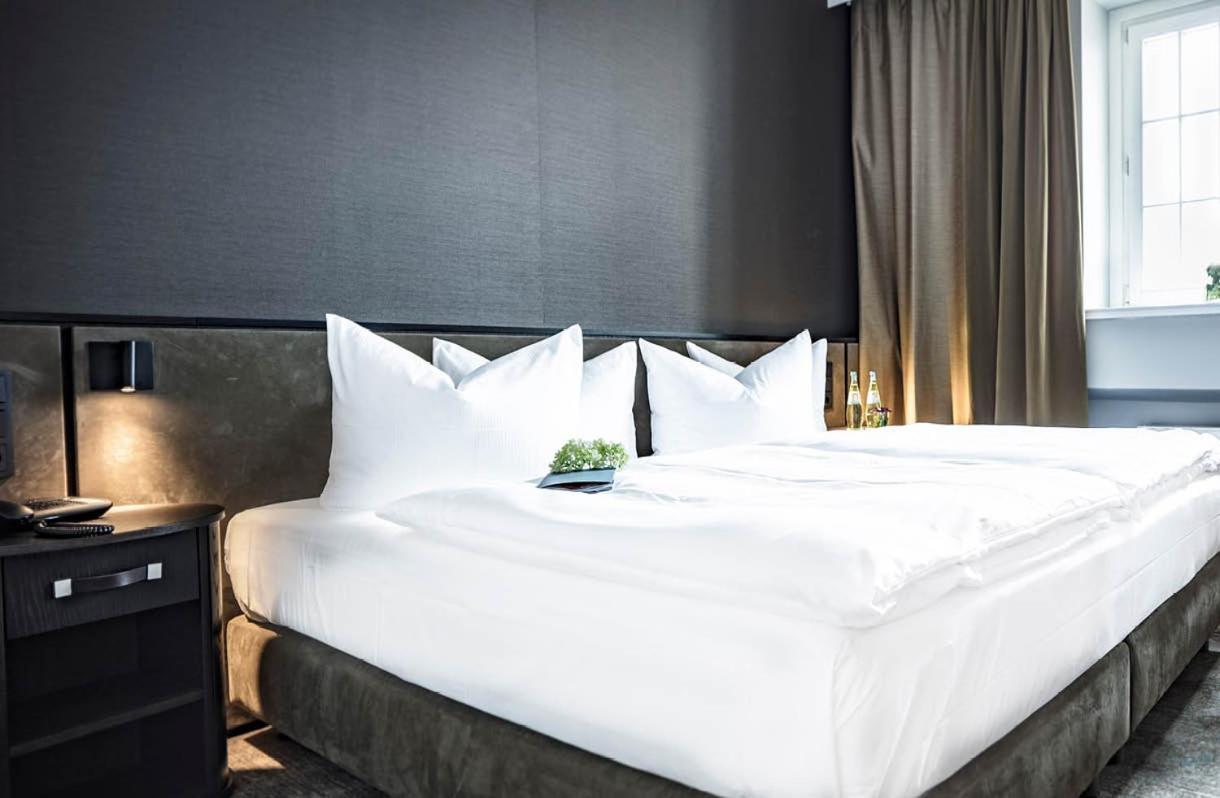 Suite with Garden View photo
