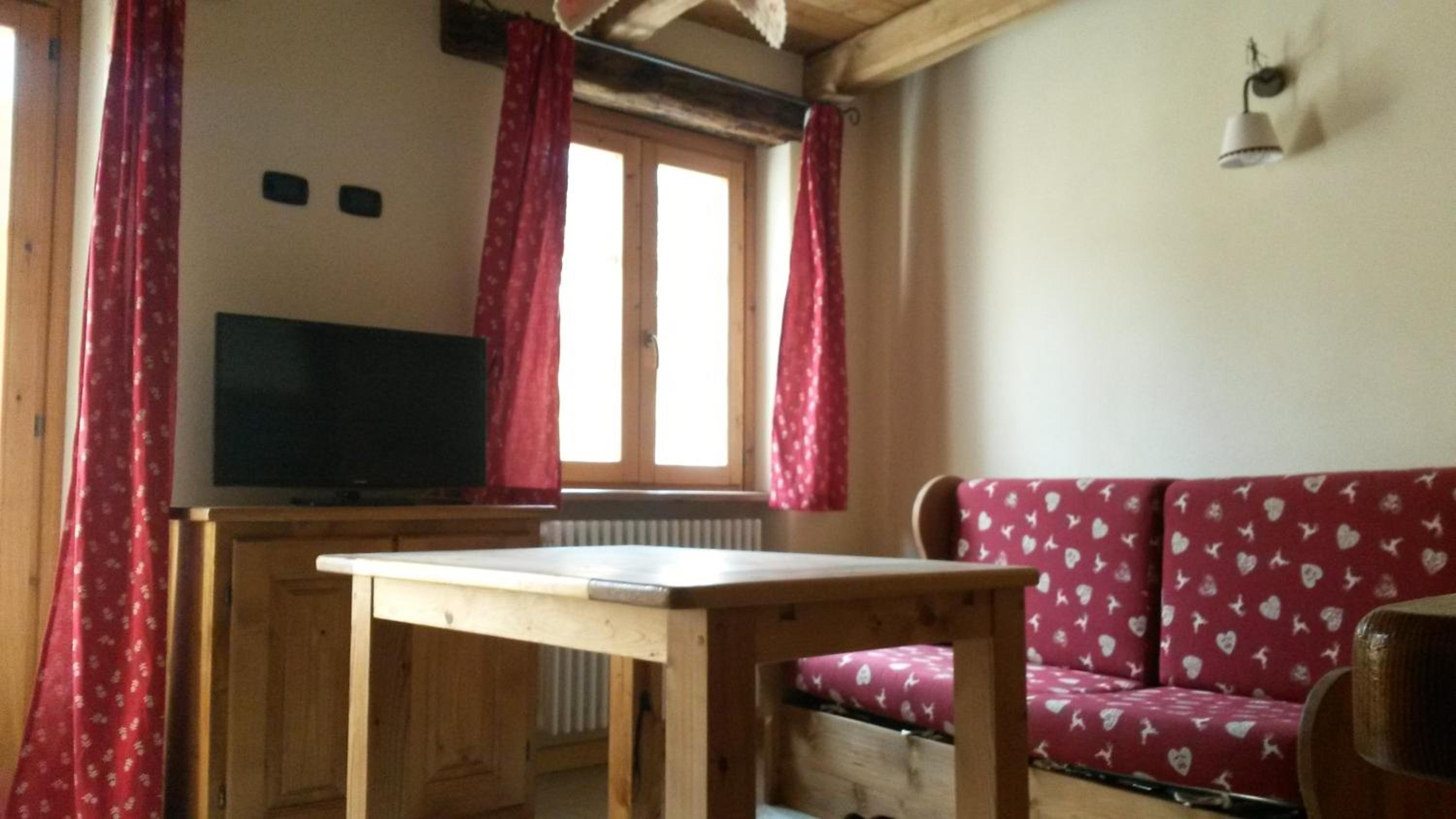 Family Room with Balcony photo 1