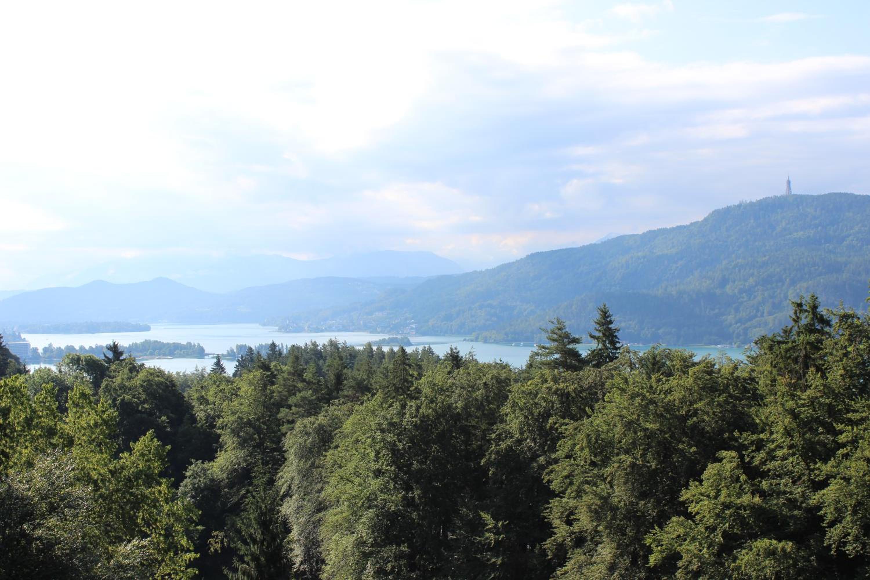 Superior Studio with Balcony and Lake View photo 3