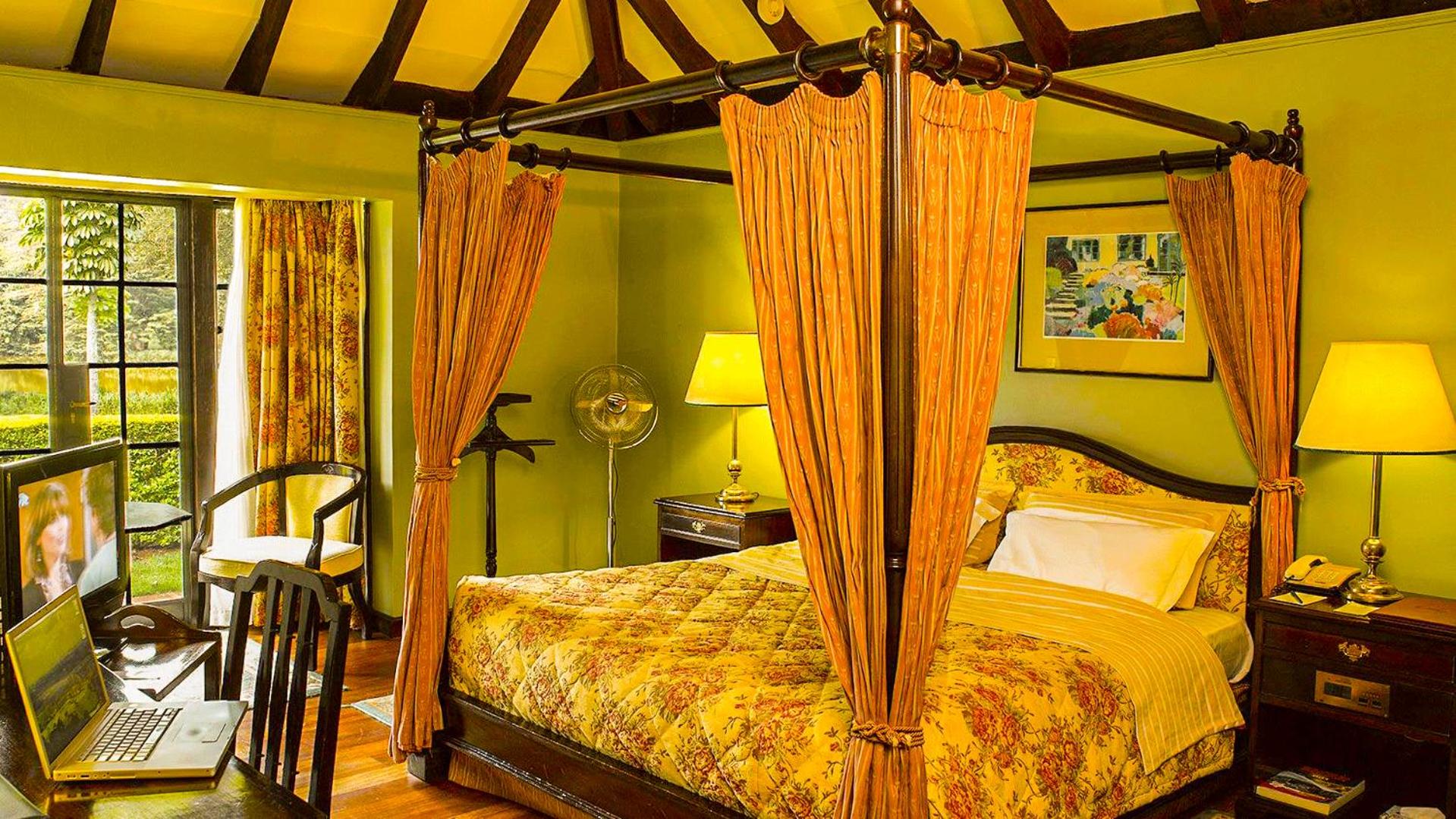 Deluxe King Room - Photo 6