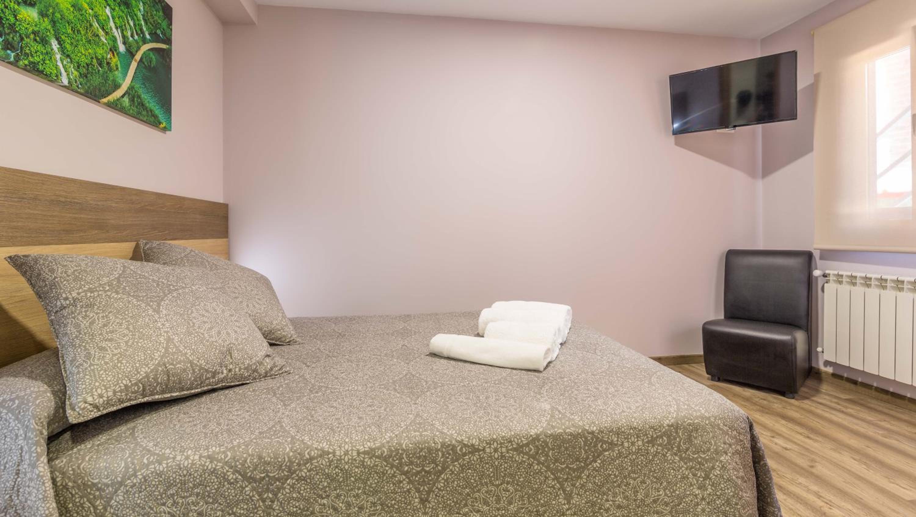 Double Room with Private Bathroom photo 3