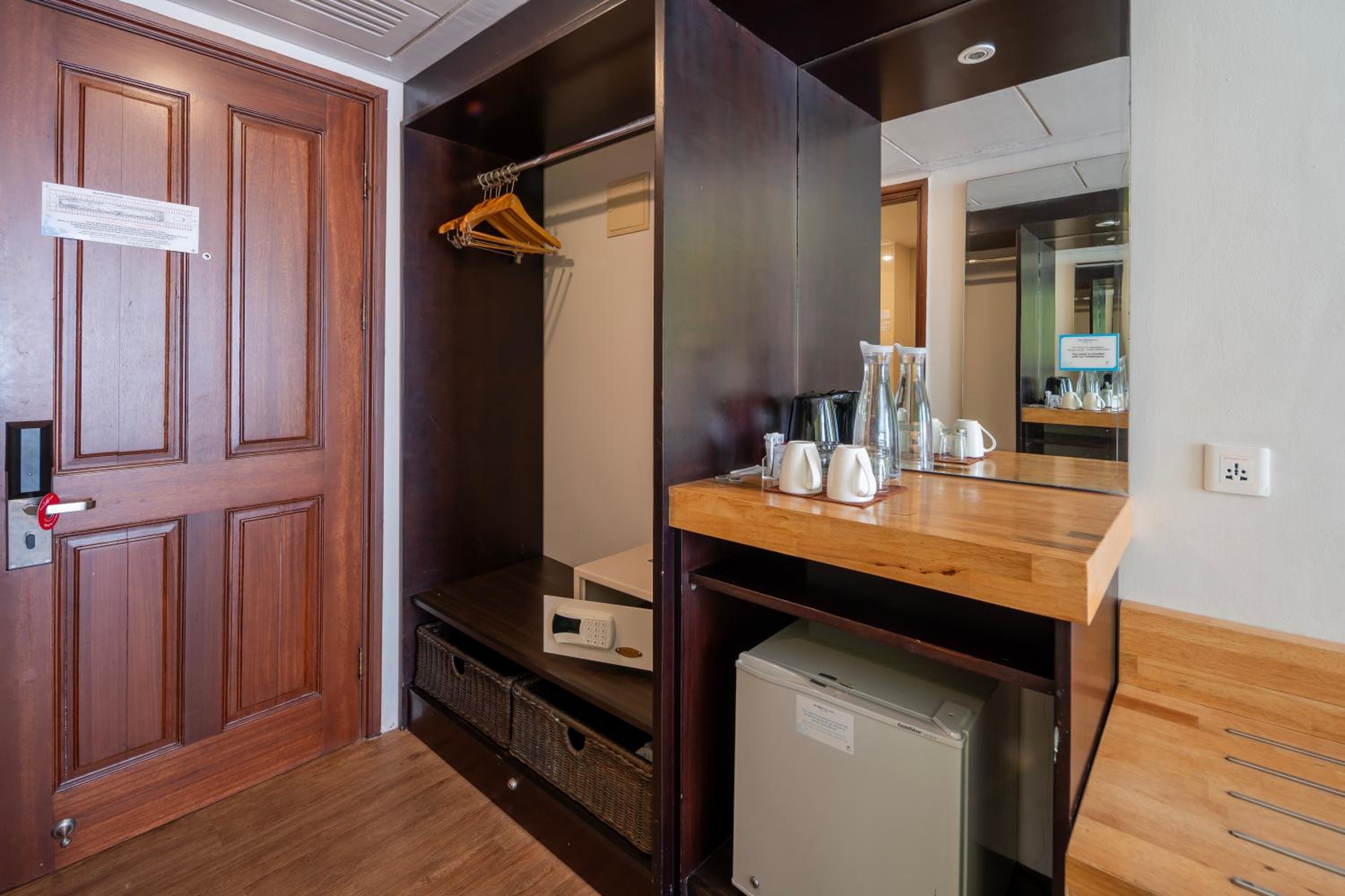 Seasonal Deal : Double or Twin Room with Pool View photo 2