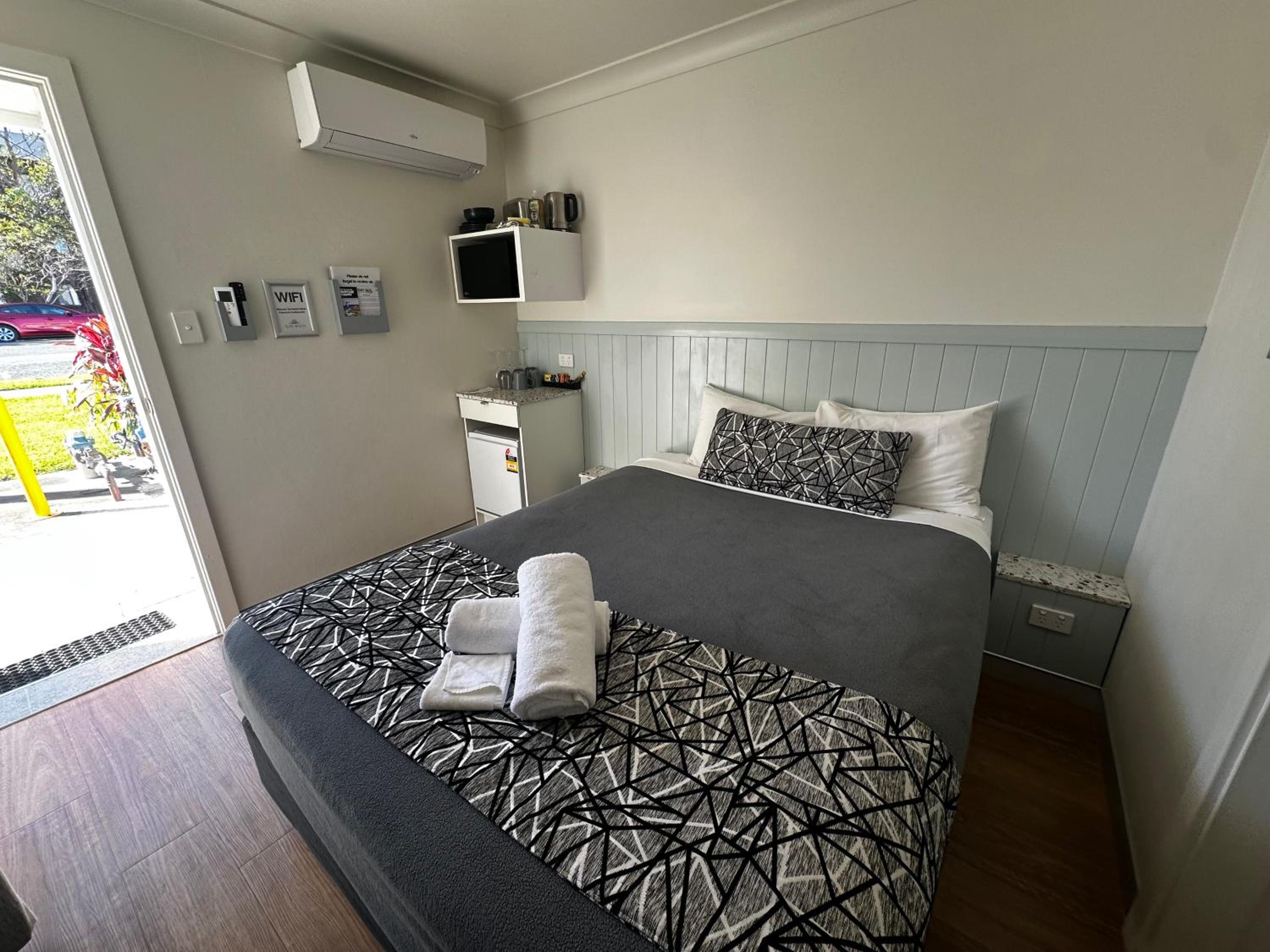 Budget Single Room - NO Parking photo 2