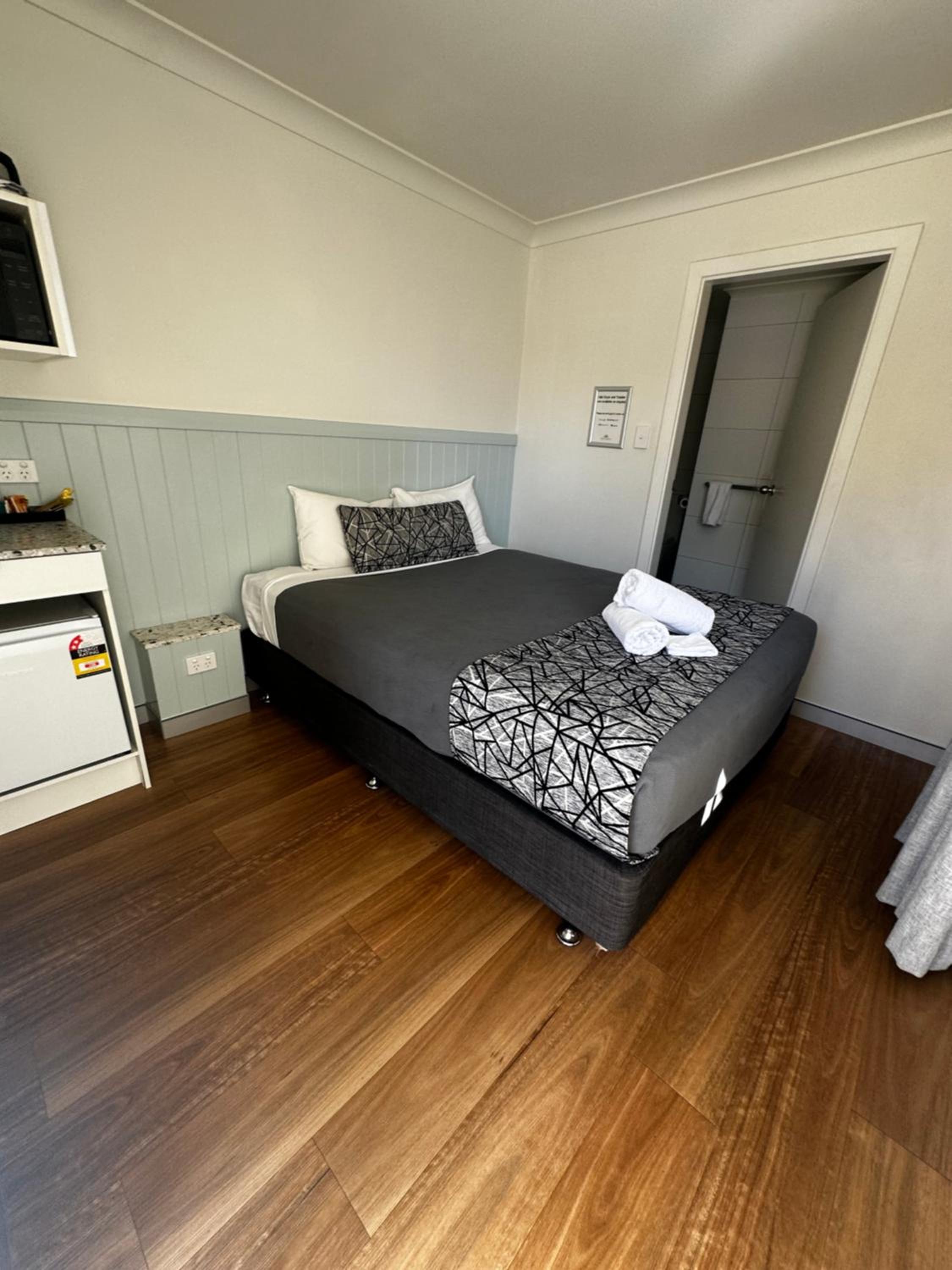 Budget Single Room - NO Parking photo 3
