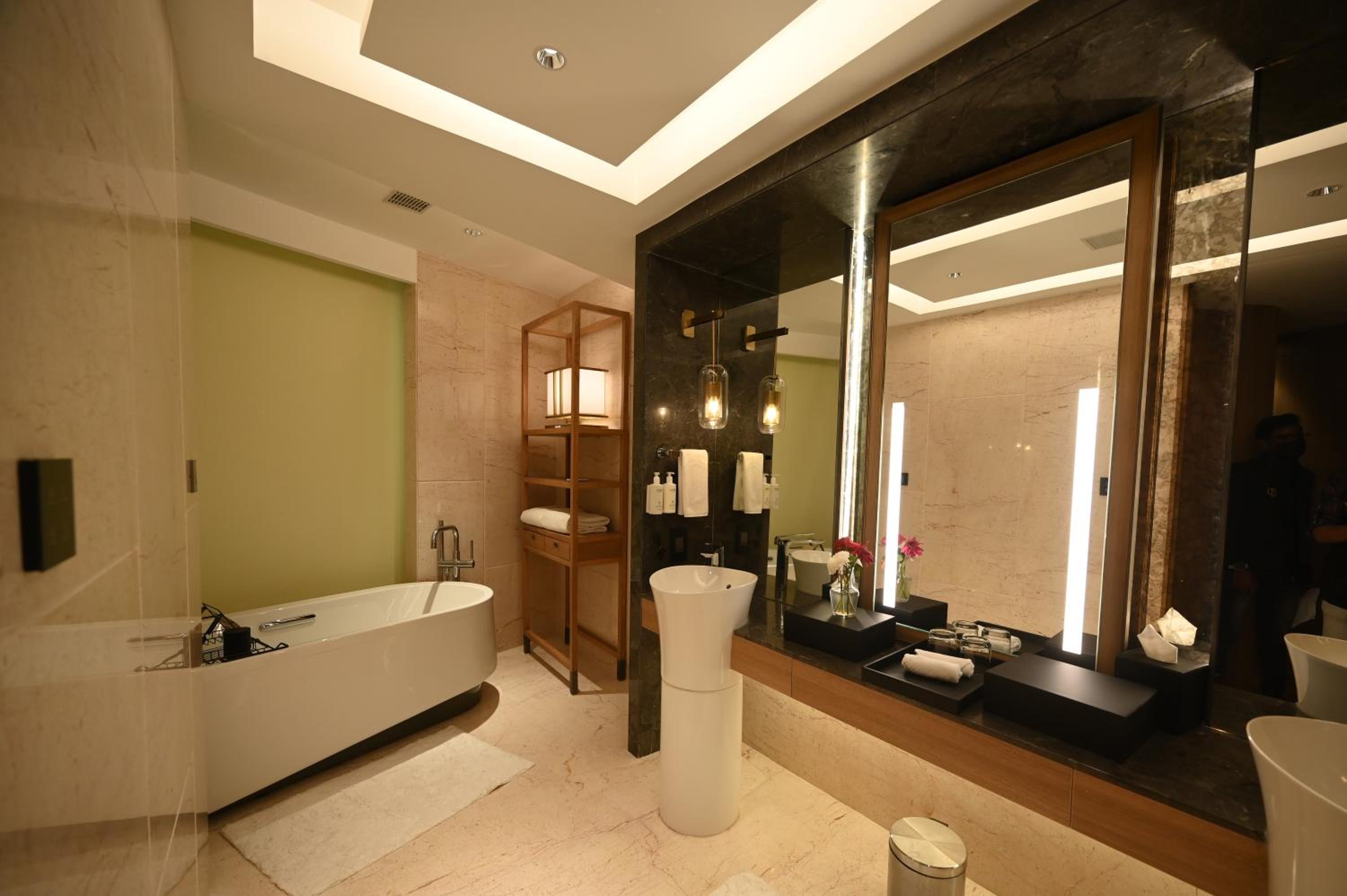 Presidential Suite | 10% Off on Food & Soft Beverages, Laundry, Spa, Airport Transfers and Early Check in & Late Check out (Subject to Availability) photo