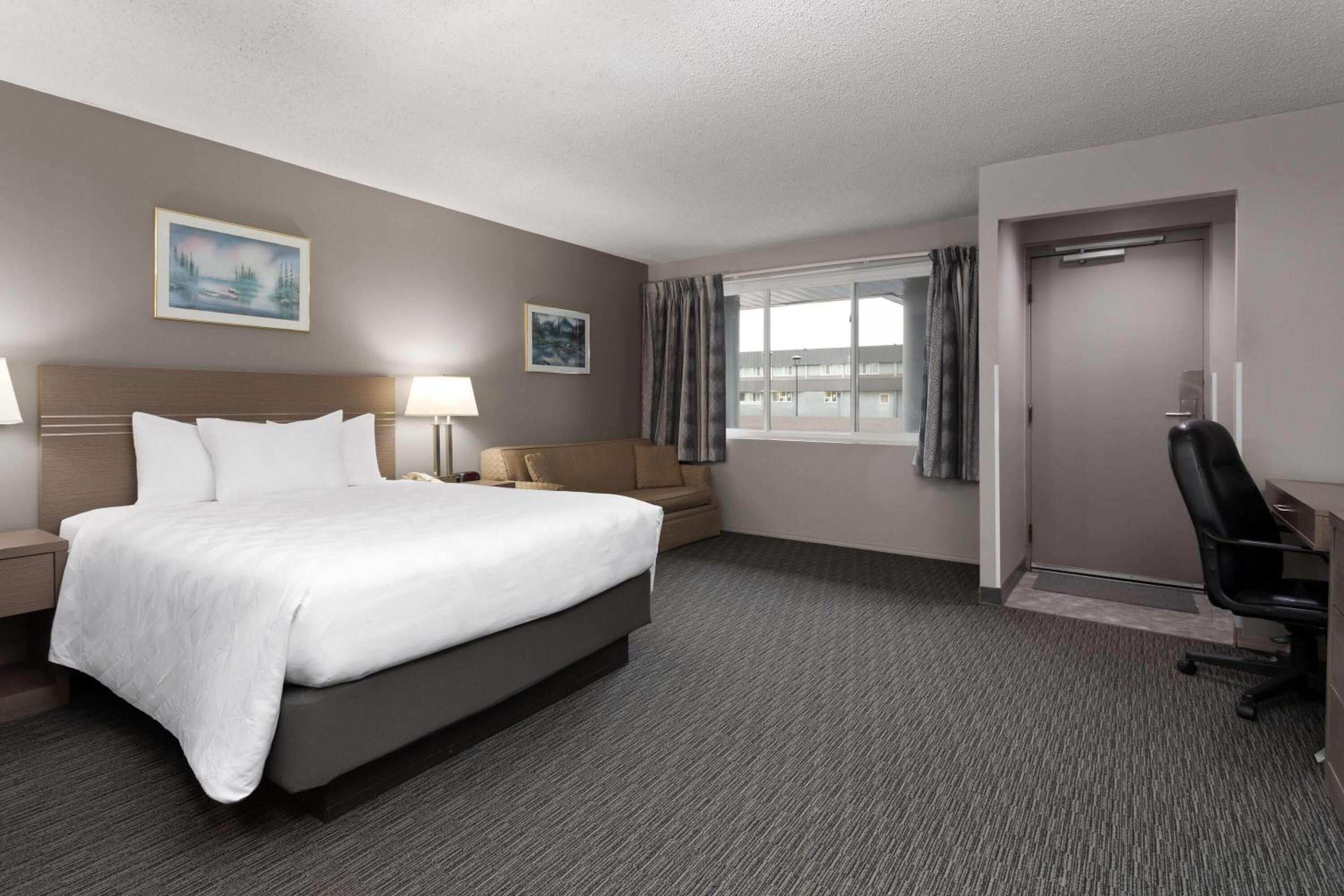 Deluxe King Room with Full Kitchen - Ground Floor/Smoking - Photo 3