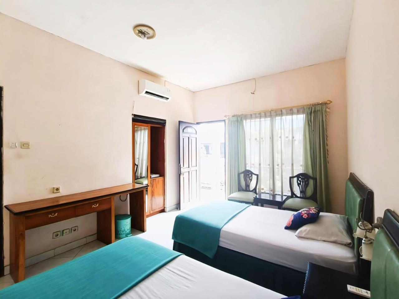 Standard Twin Room photo 2