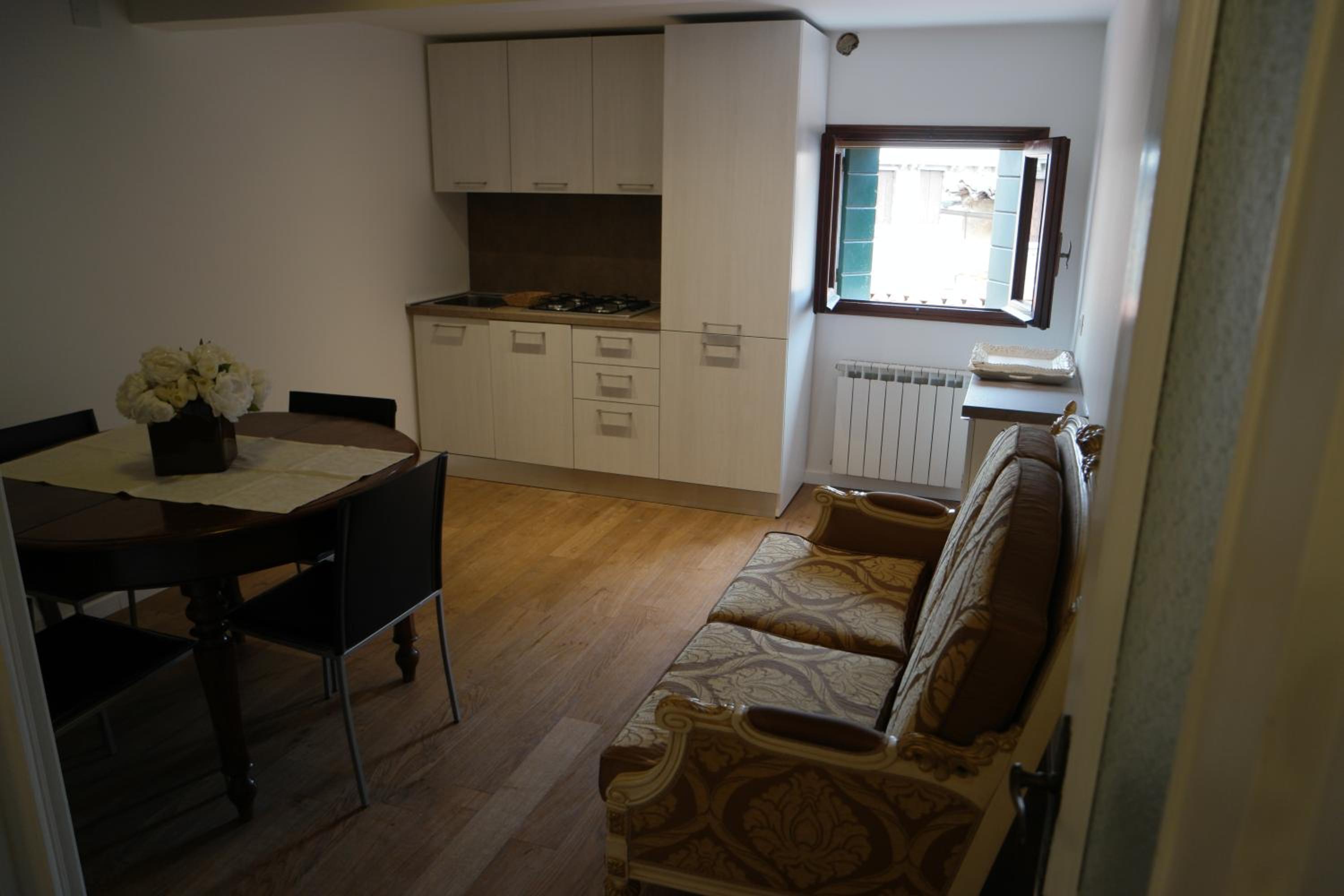 Studio Apartment photo 3