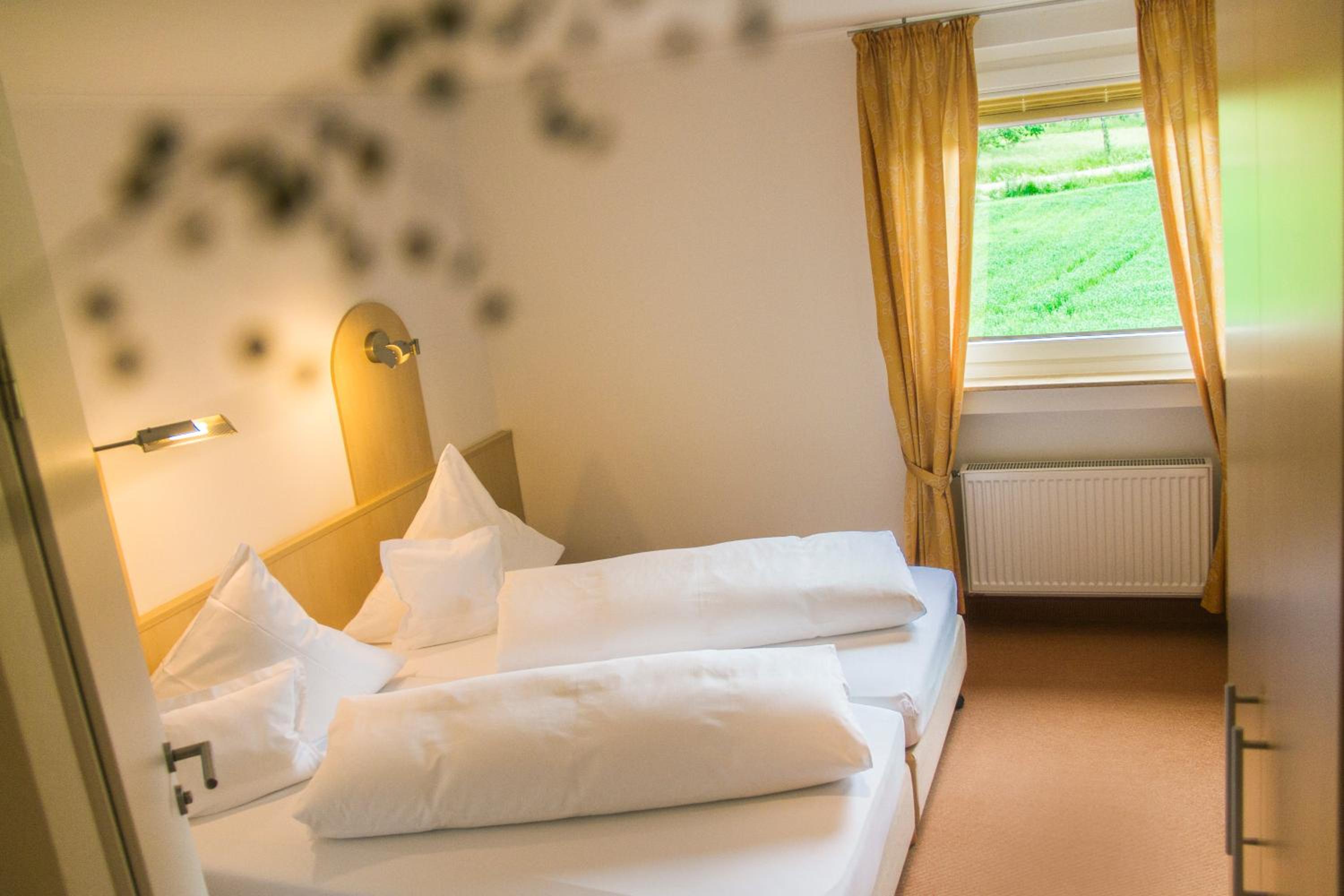Double Room with Mountain View - Photo 1