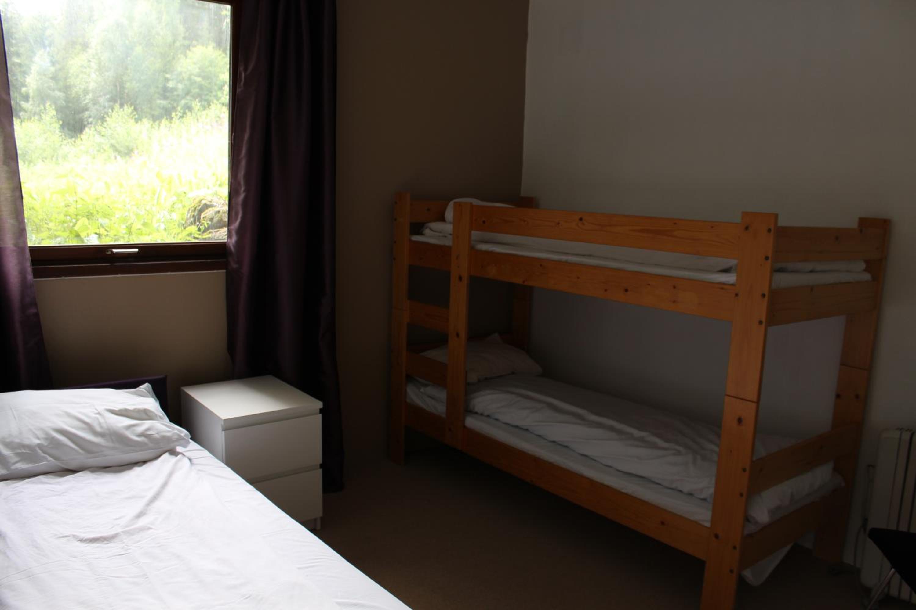 Large Two-Bedroom Apartment - Photo 3
