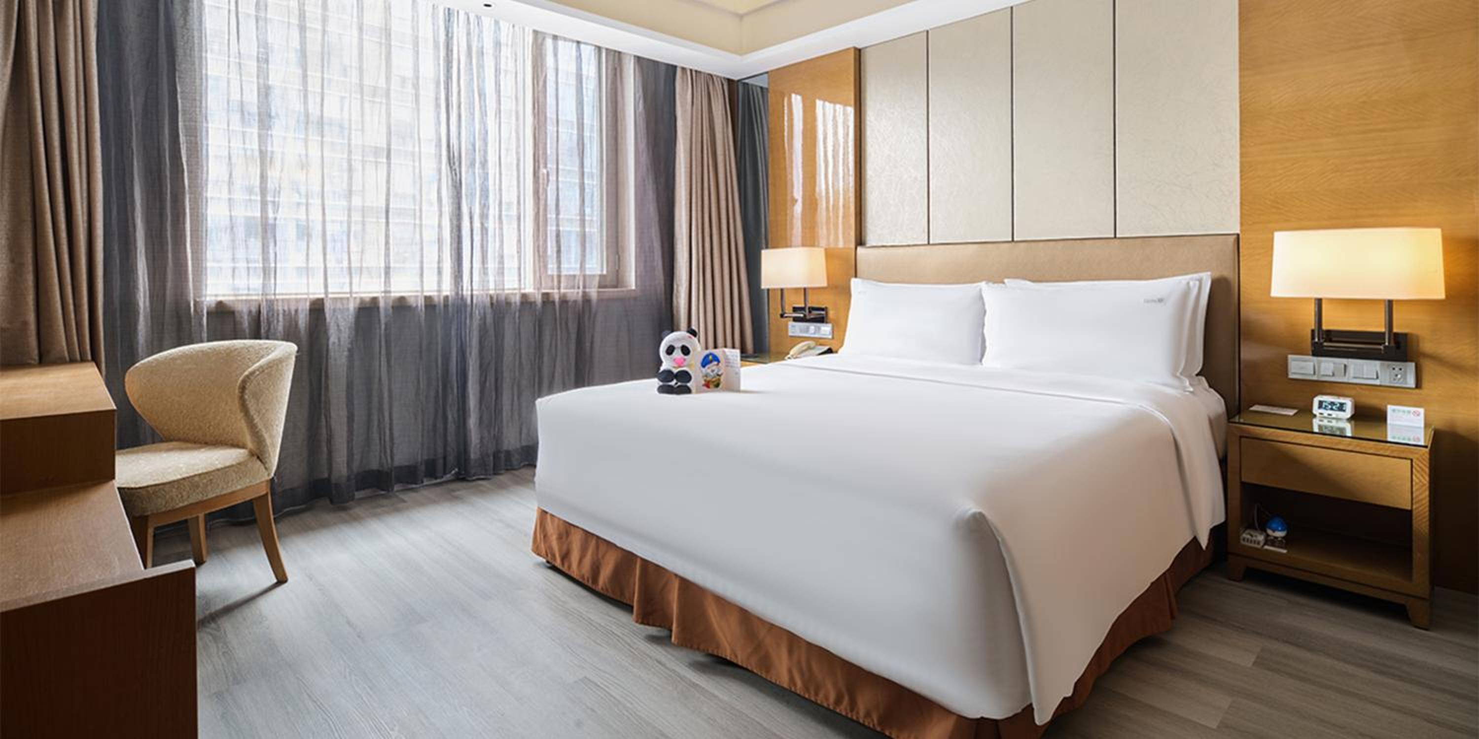 Family Suite with One King Bed and Two Double Beds - Photo 1