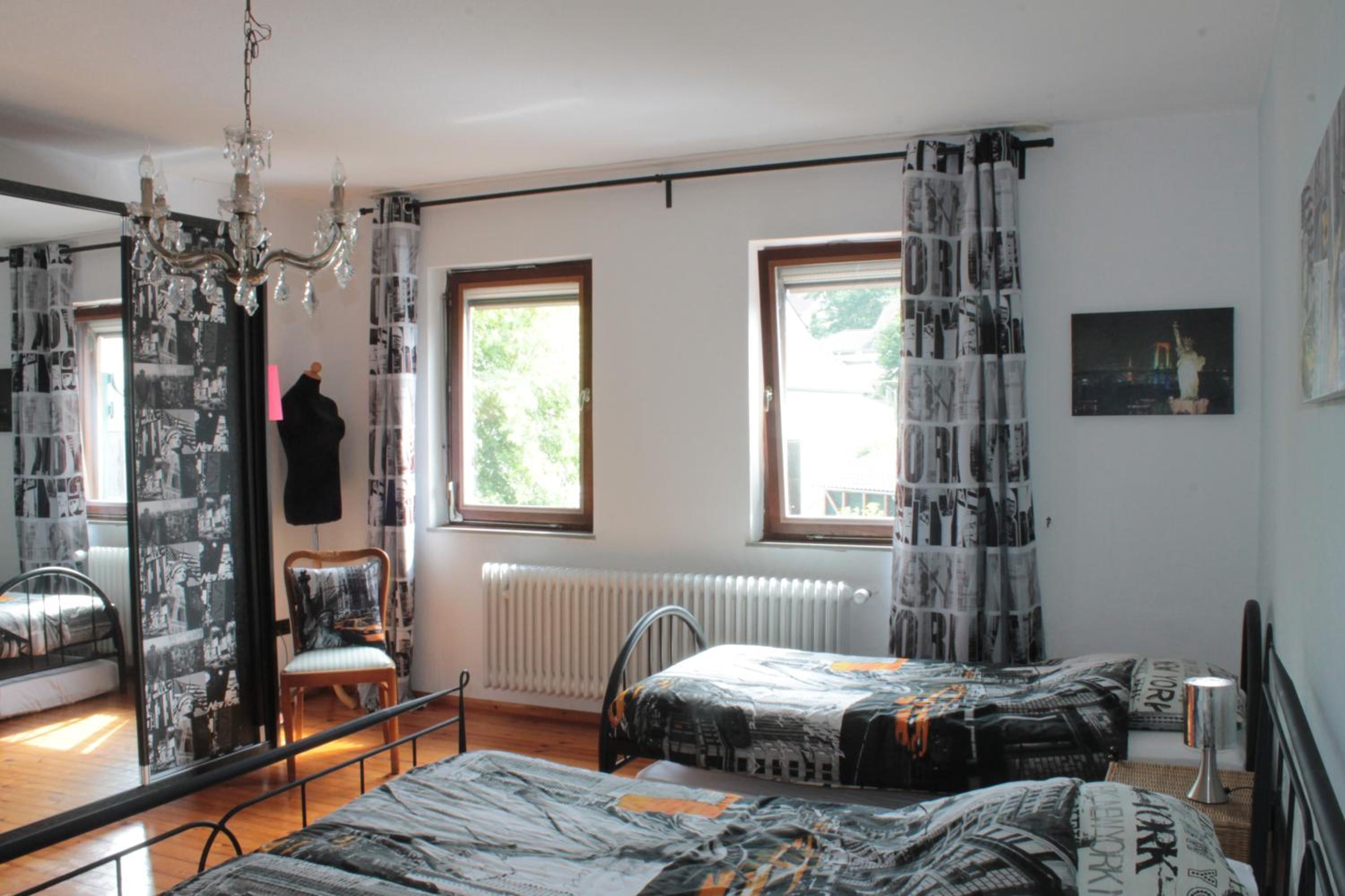 Basic Triple Room with Shared Bathroom photo 2