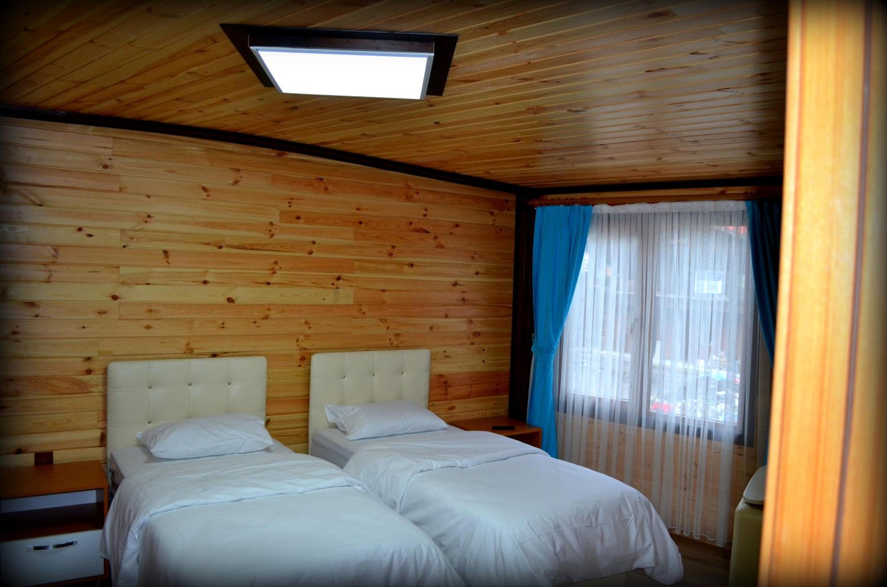 One-Bedroom Apartment with Lake View photo 1