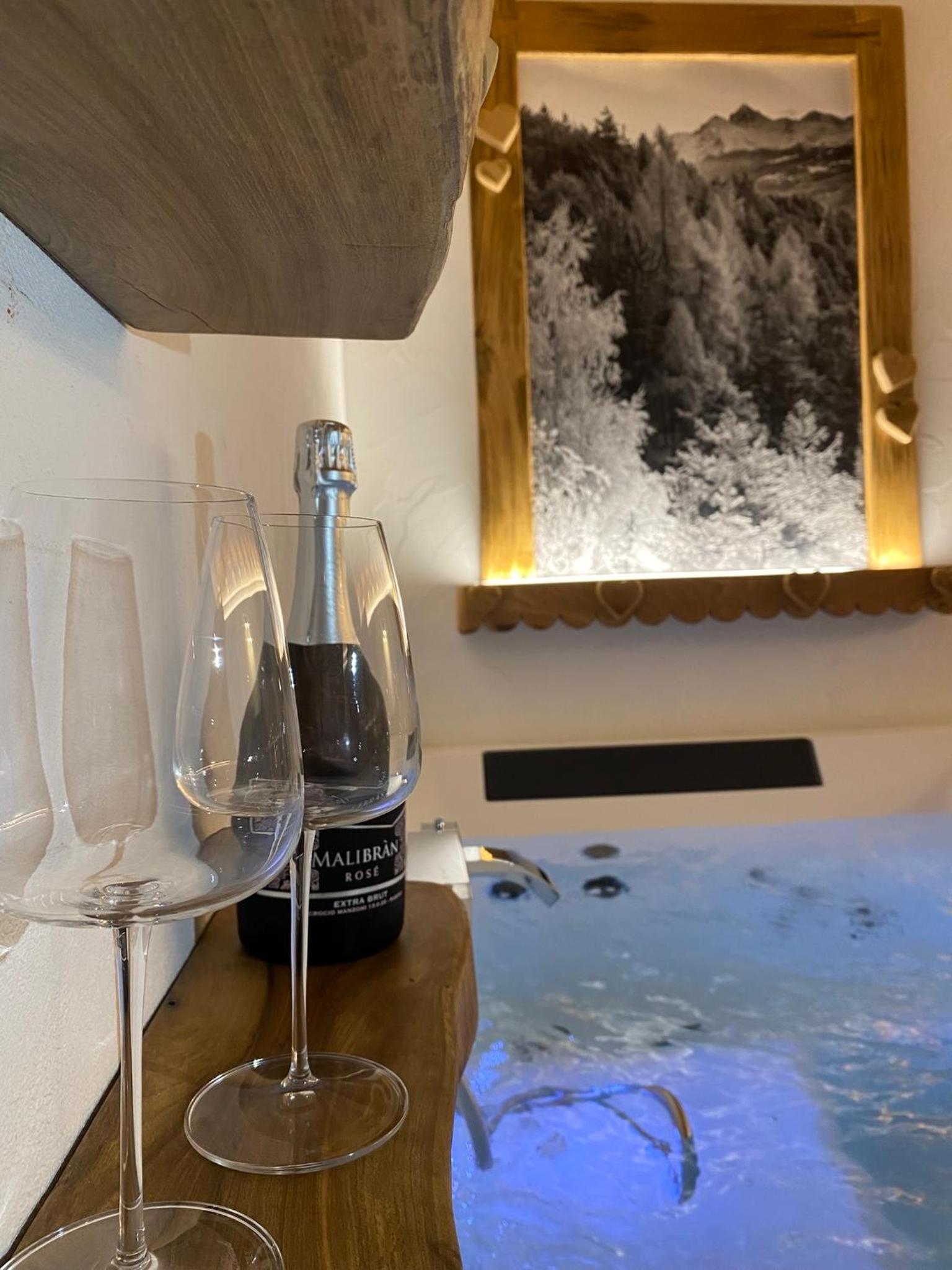 Deluxe Suite with Spa Bath