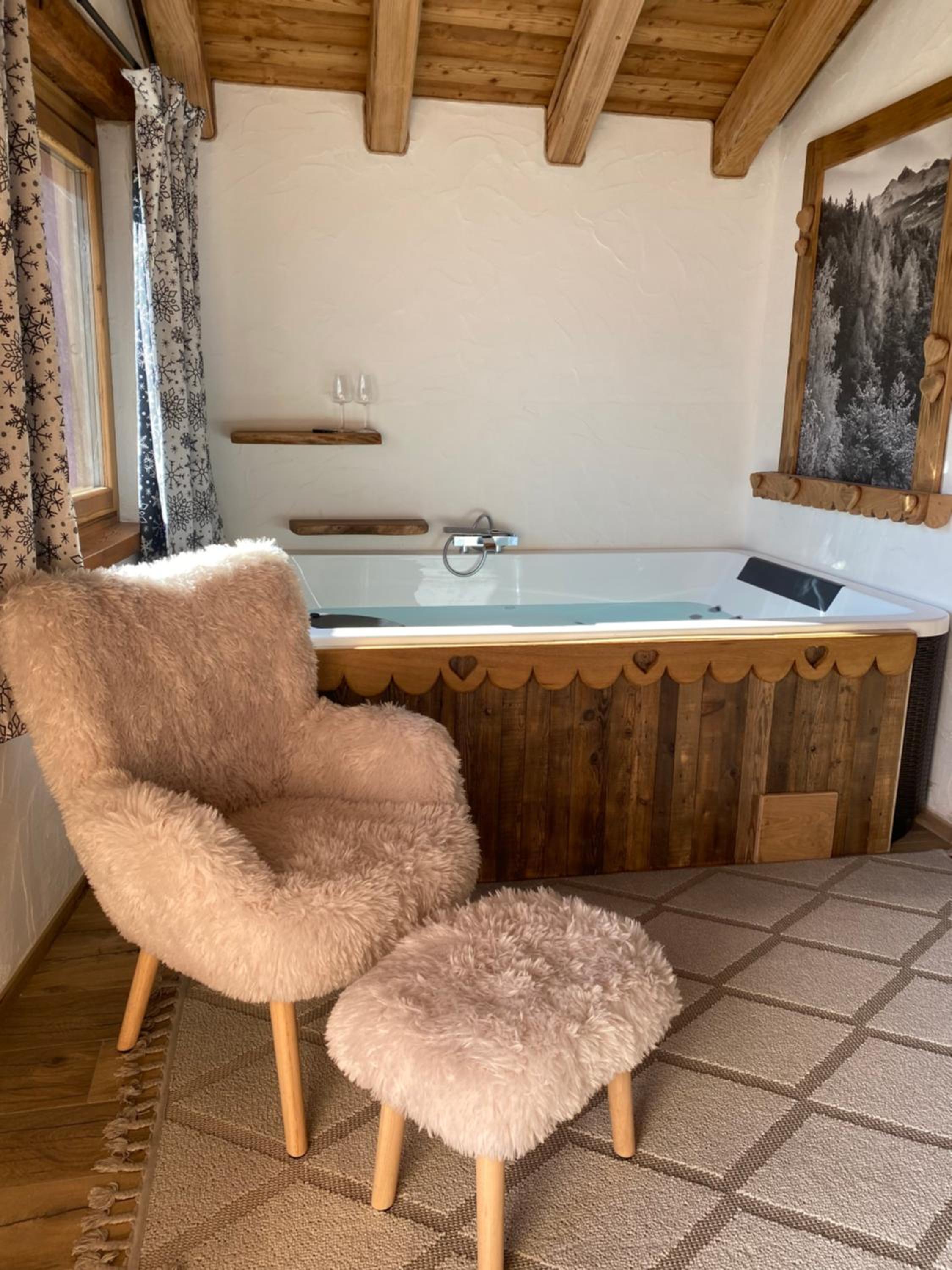 Deluxe Suite with Spa Bath