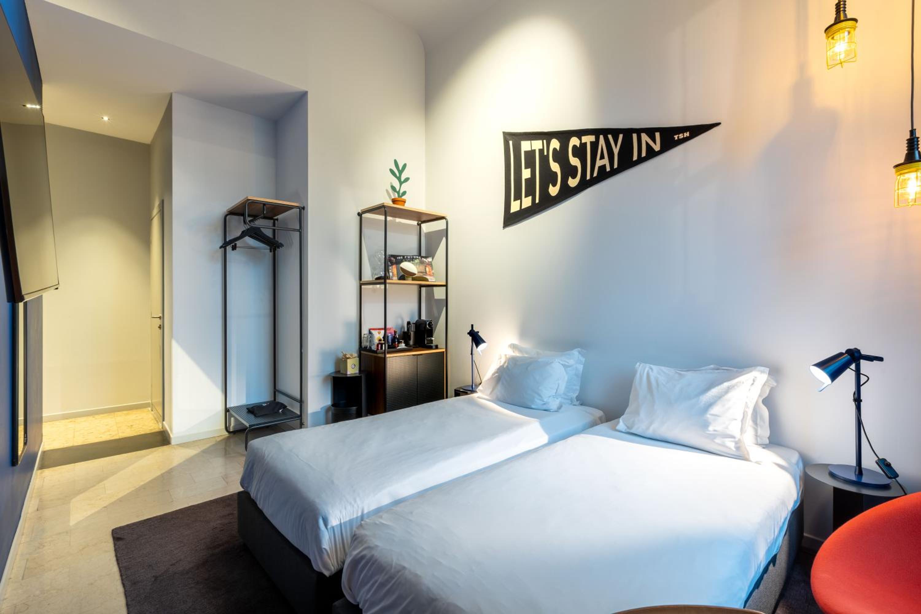 Double or Twin Room thumbnail 5