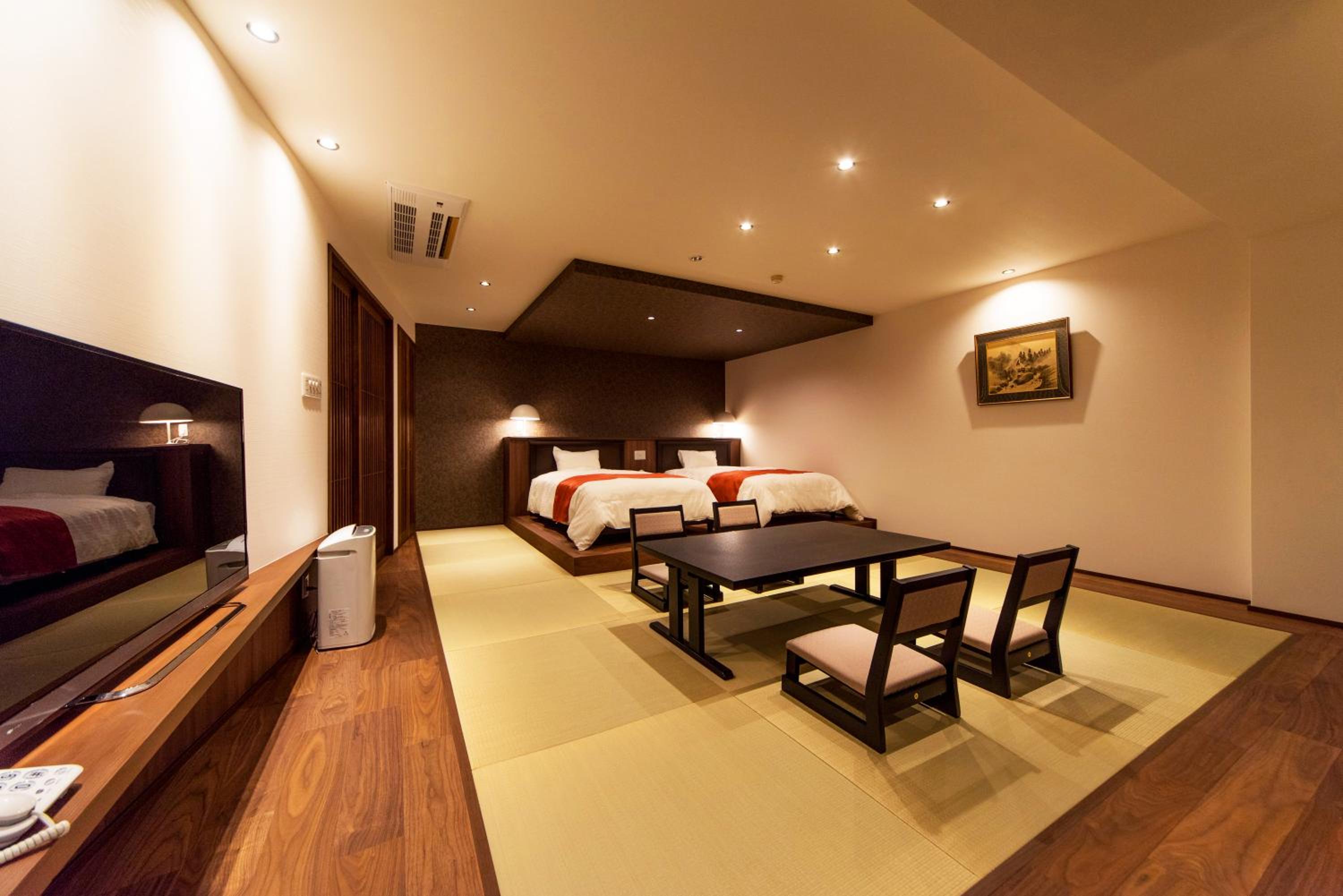 Twin Room with Bathroom photo 3