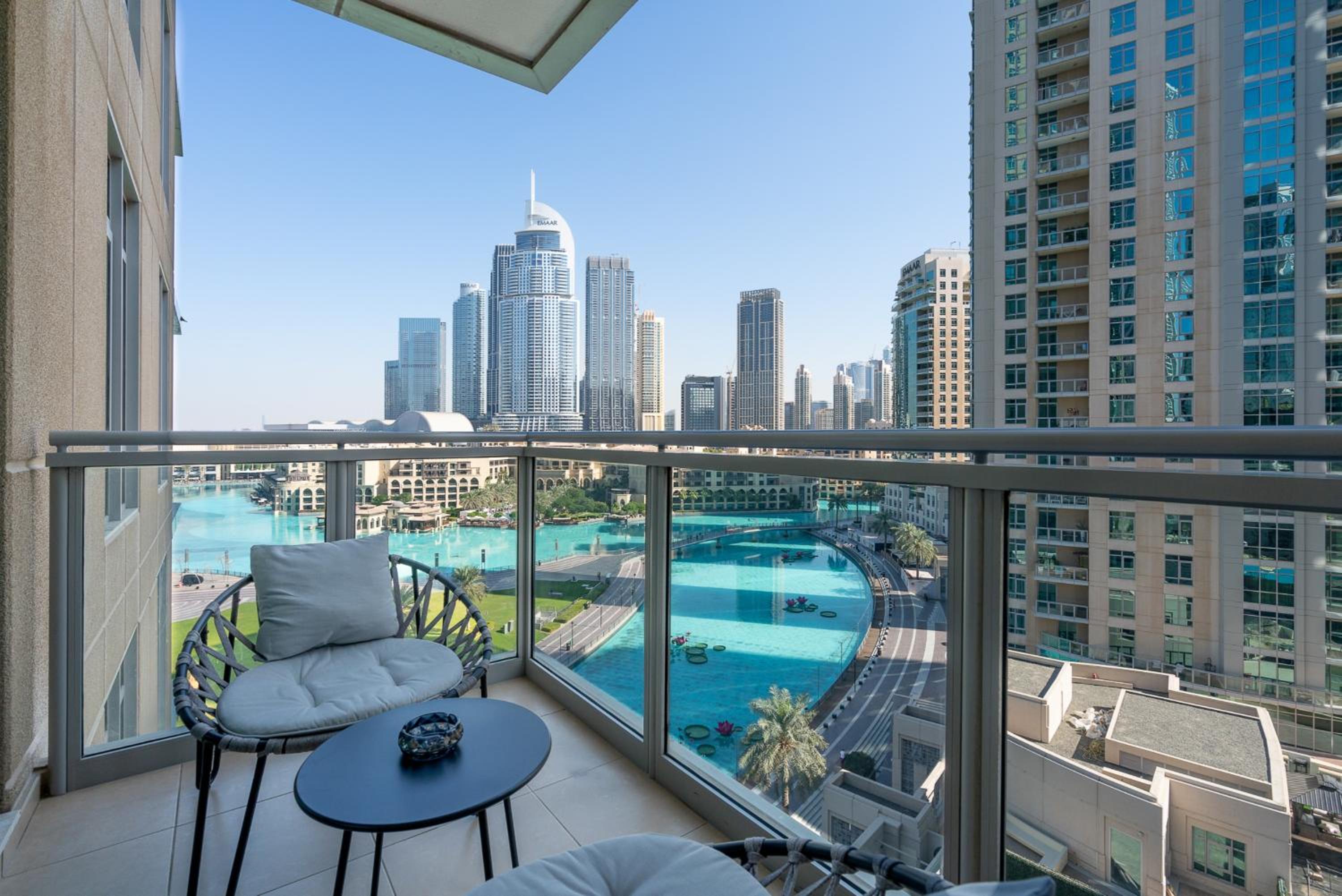One-Bedroom Apartment with Balcony and Water View photo 1
