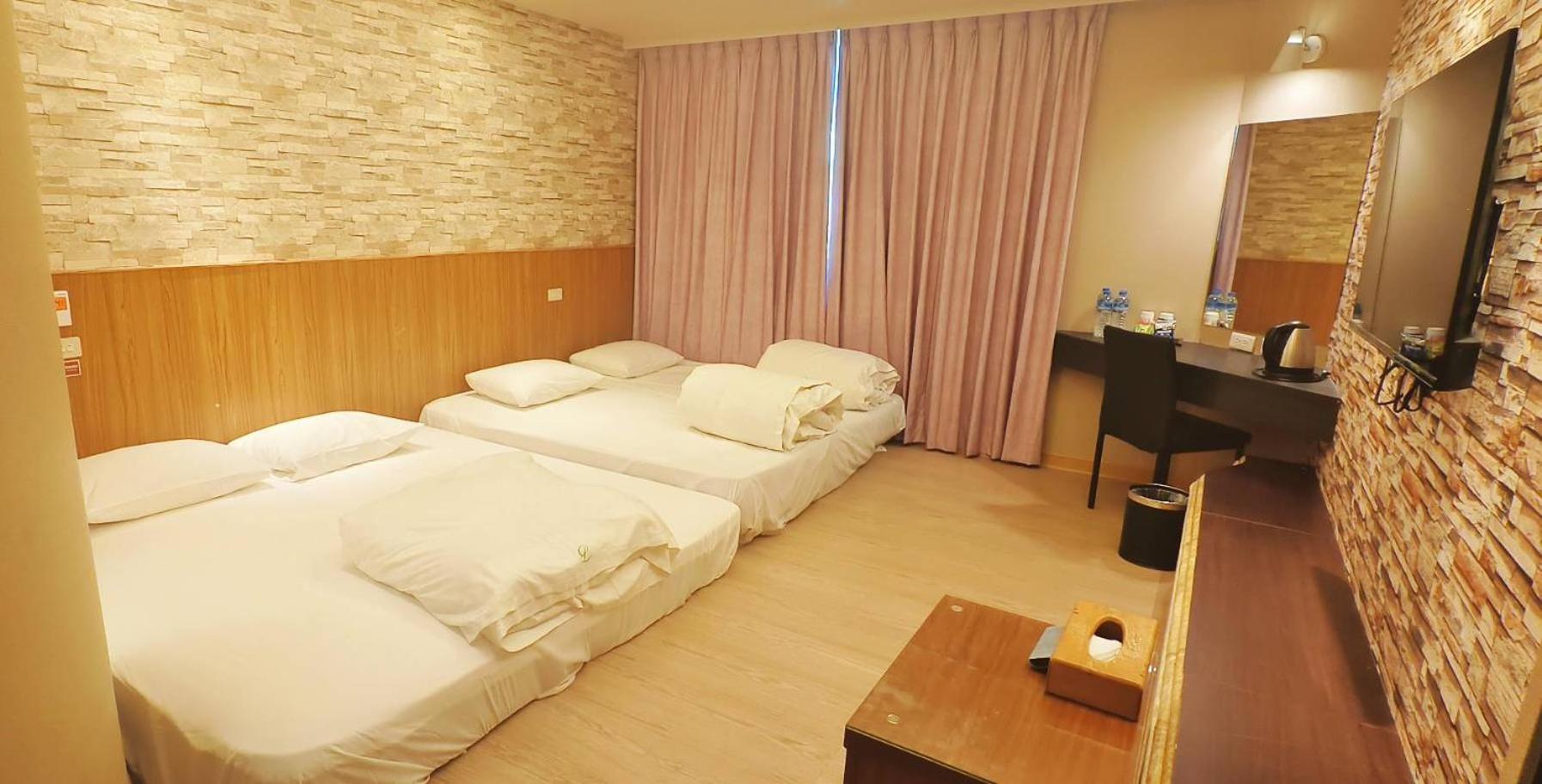 Japanese-Style Quadruple Room