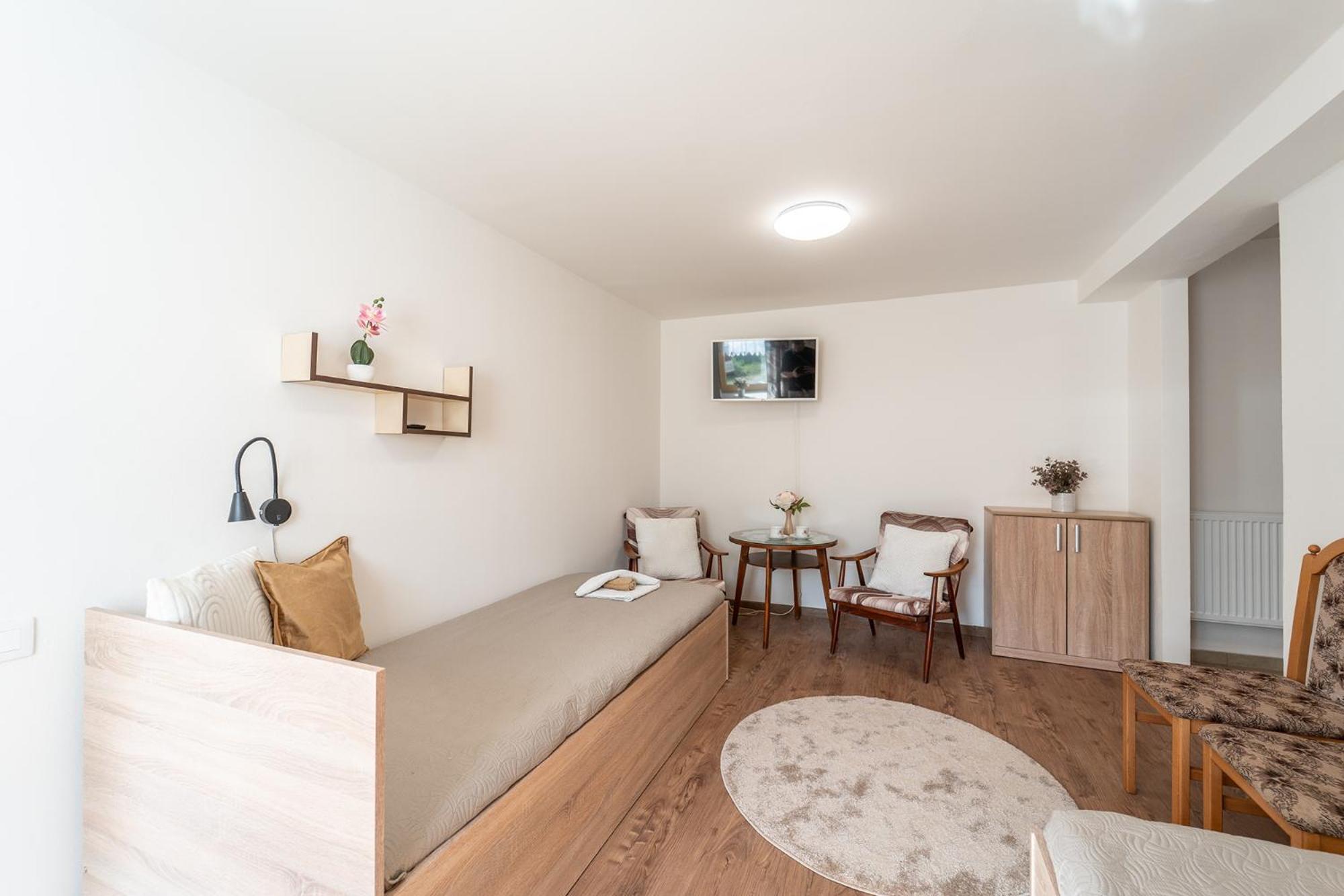 Twin Room with Bathroom