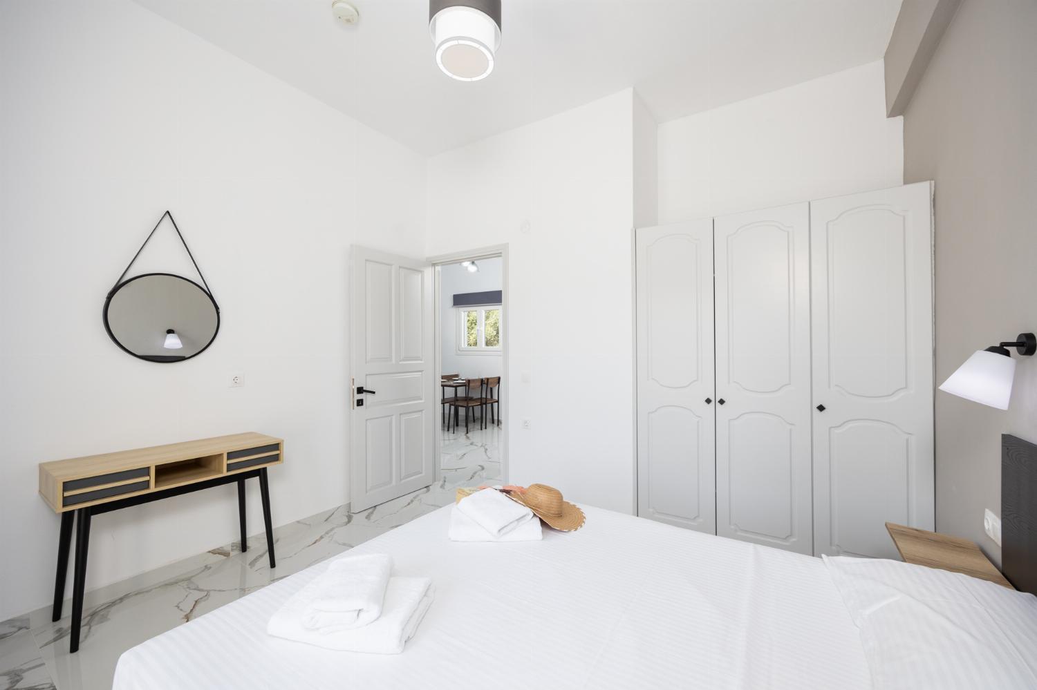 Deluxe Two-Bedroom Apartment with Garden View photo 2