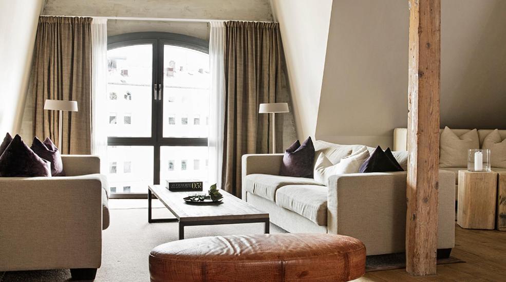 Suite with Lake View photo 2
