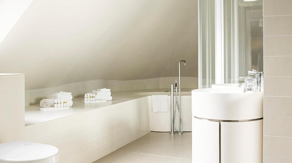 Suite with Lake View