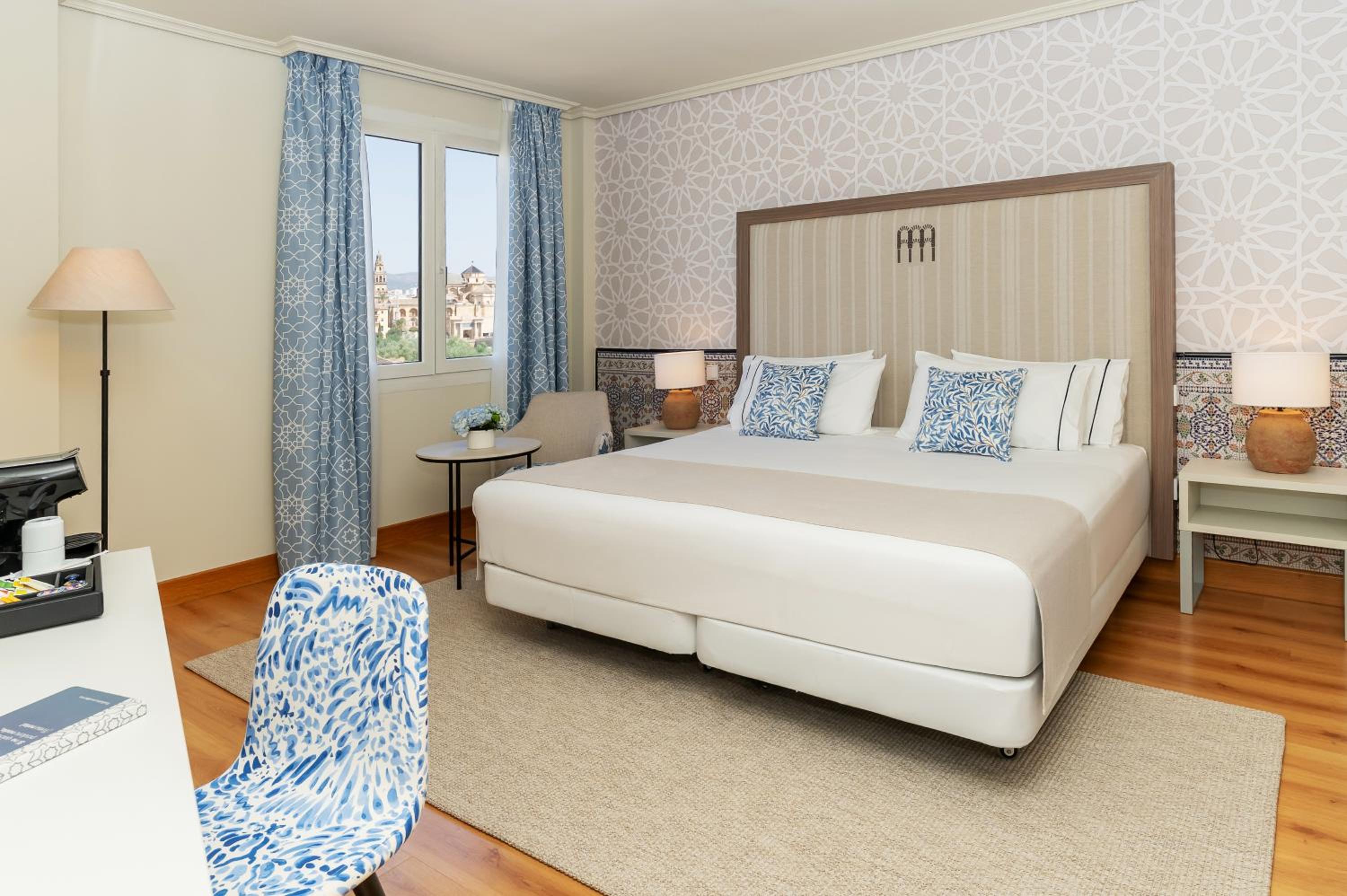 Deluxe Double Room with View - Photo 2
