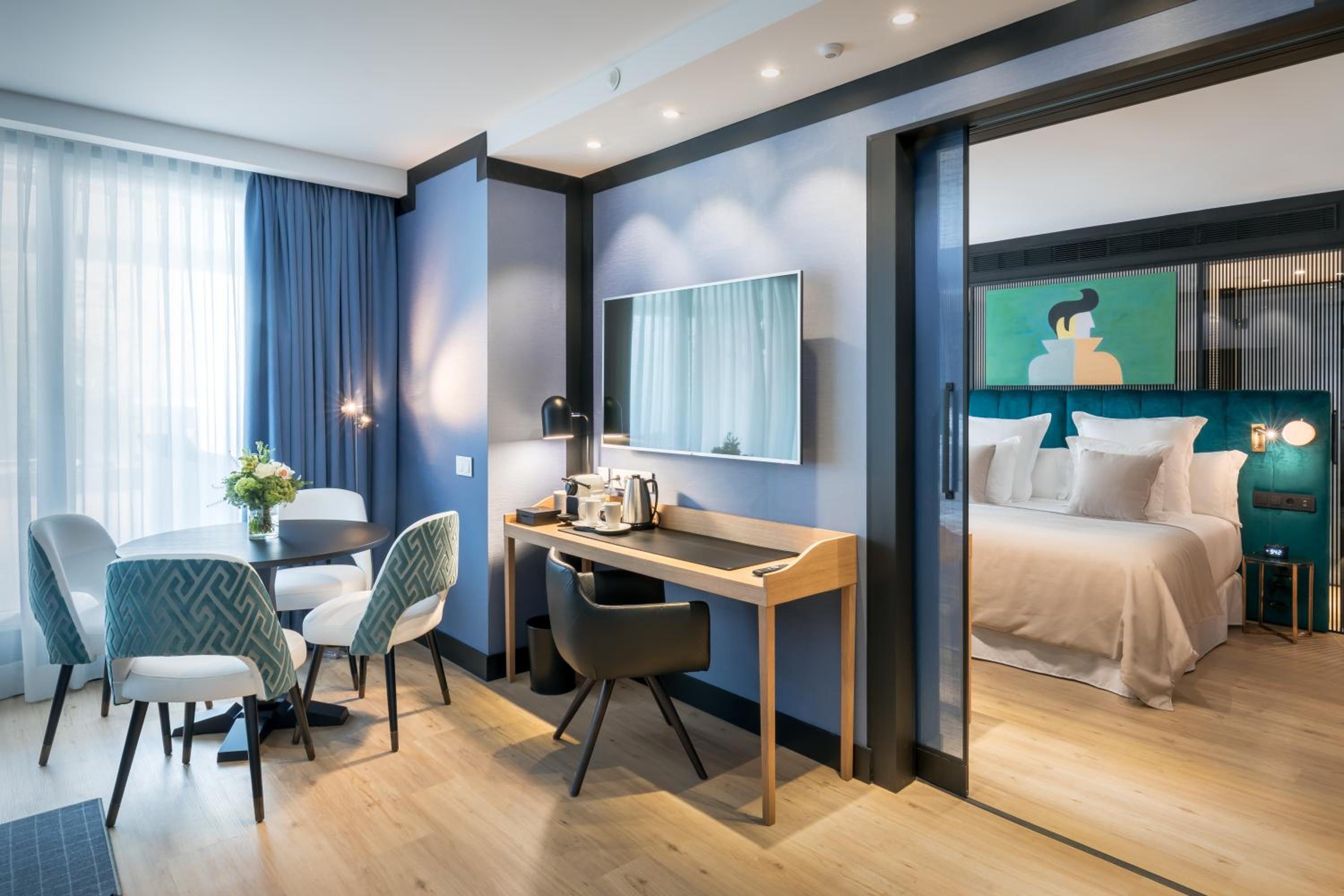 Junior Suite with Terrace thumbnail 6