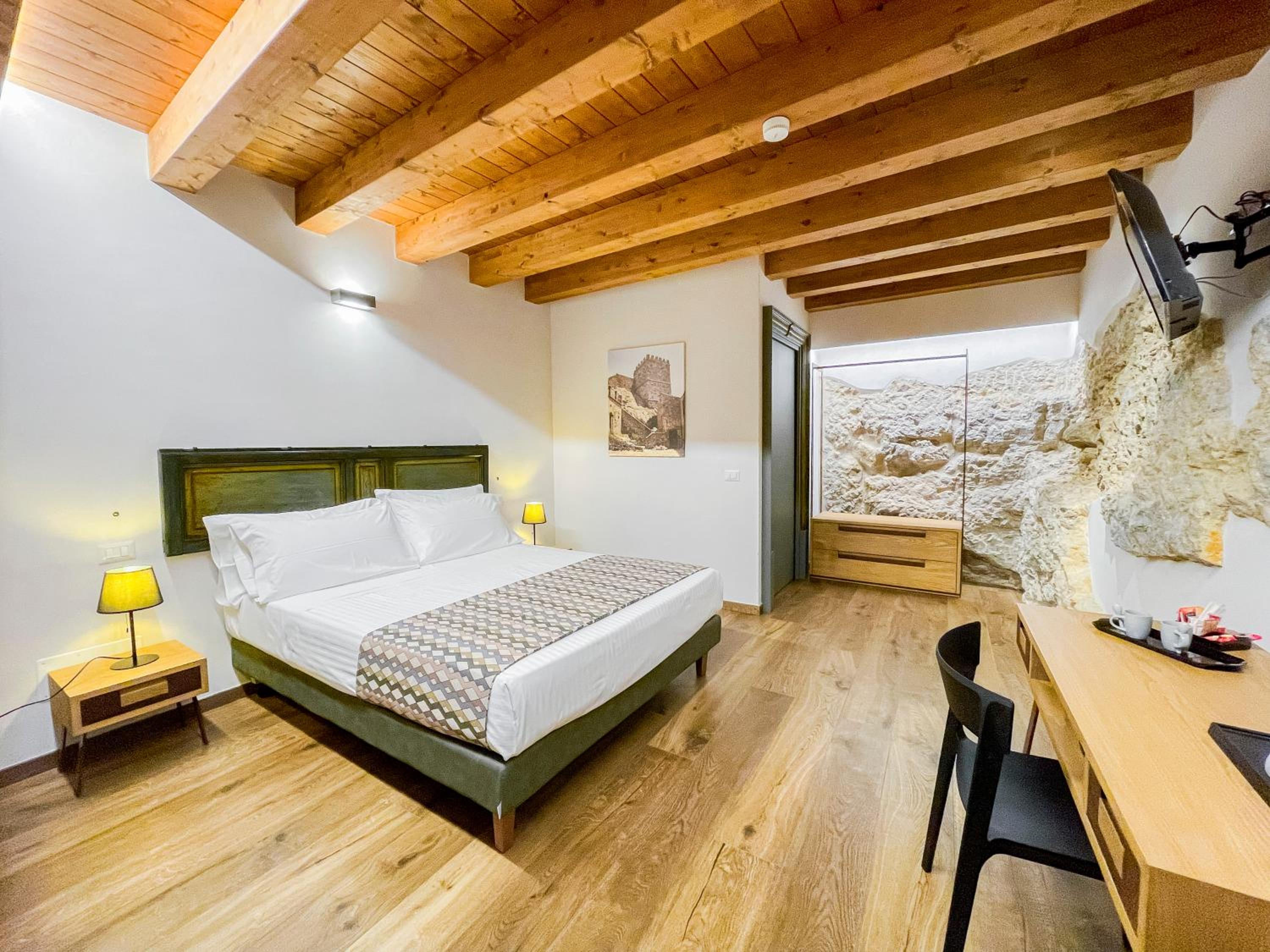 King Room with Roll-In Shower - Disability Access