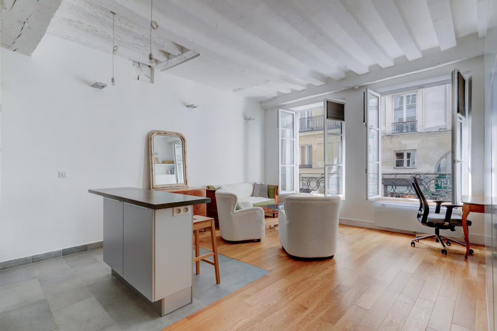 Apartment photo 1