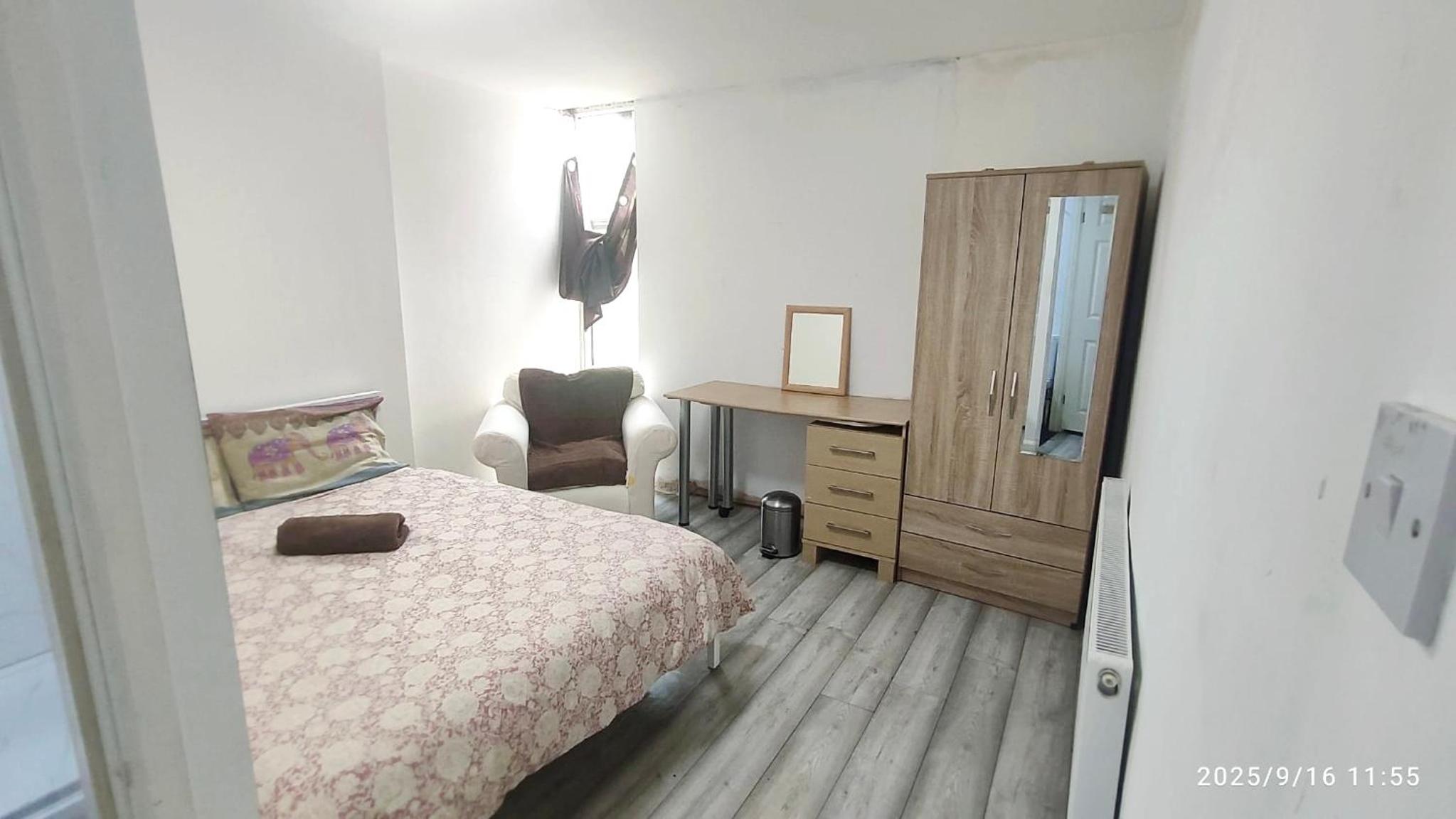 Double Room with Private Bathroom photo 2